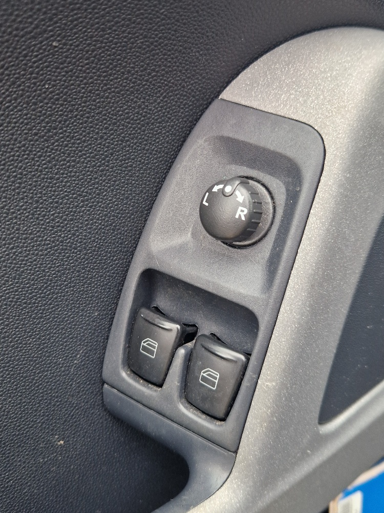 SMART fortwo coupé pure mhd-image-12