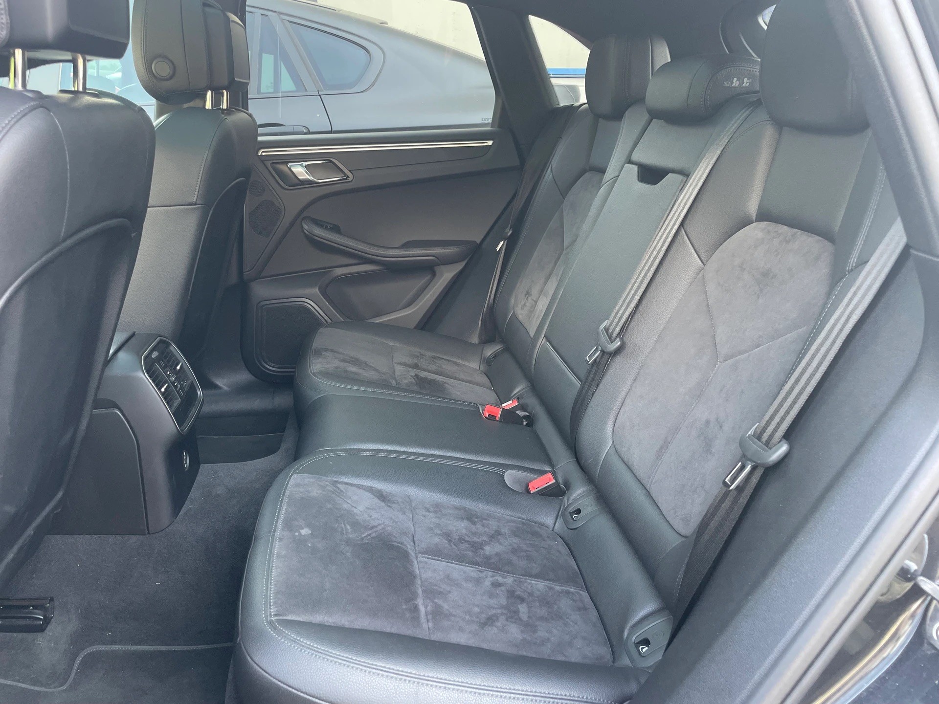 PORSCHE Macan PDK-image-15