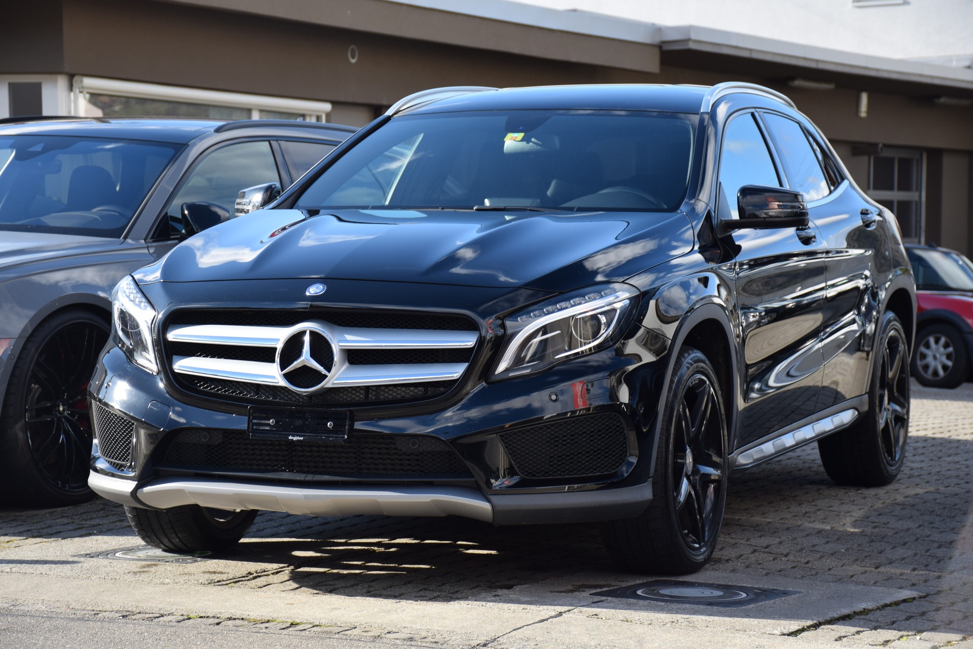MERCEDES-BENZ GLA 200 AMG Line 7G-DCT