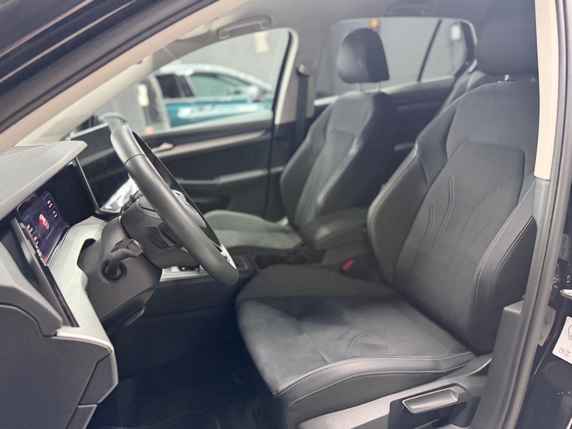 VW Golf 1.5 e TSI United DSG-image-10