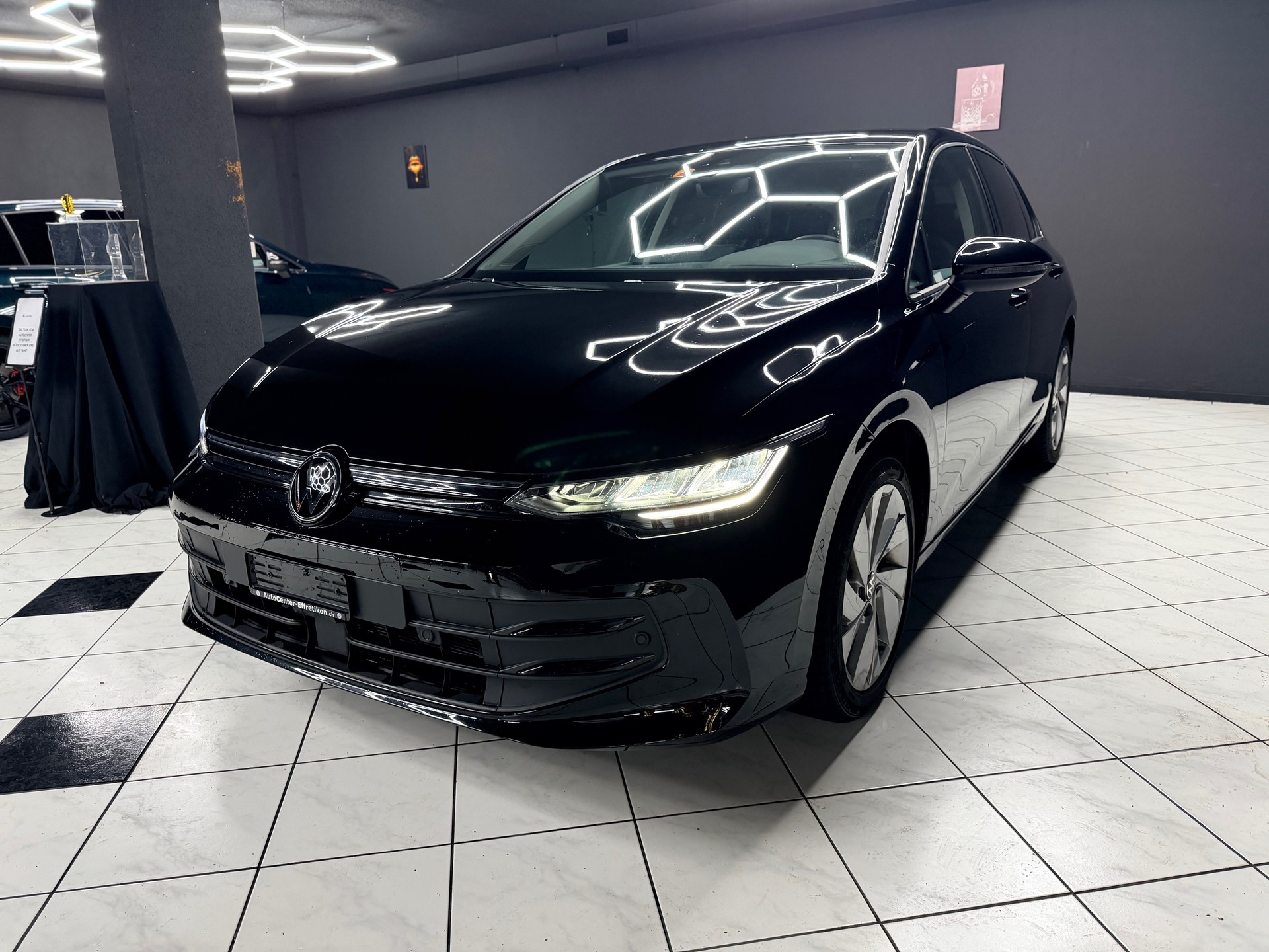 VW Golf 1.5 e TSI United DSG-showroom-element-1