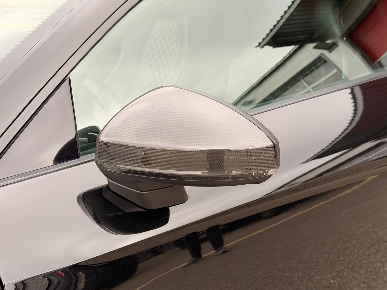 AUDI R8 Coupé 5.2 plus S-Tronic **Voll Carbon**-image-14