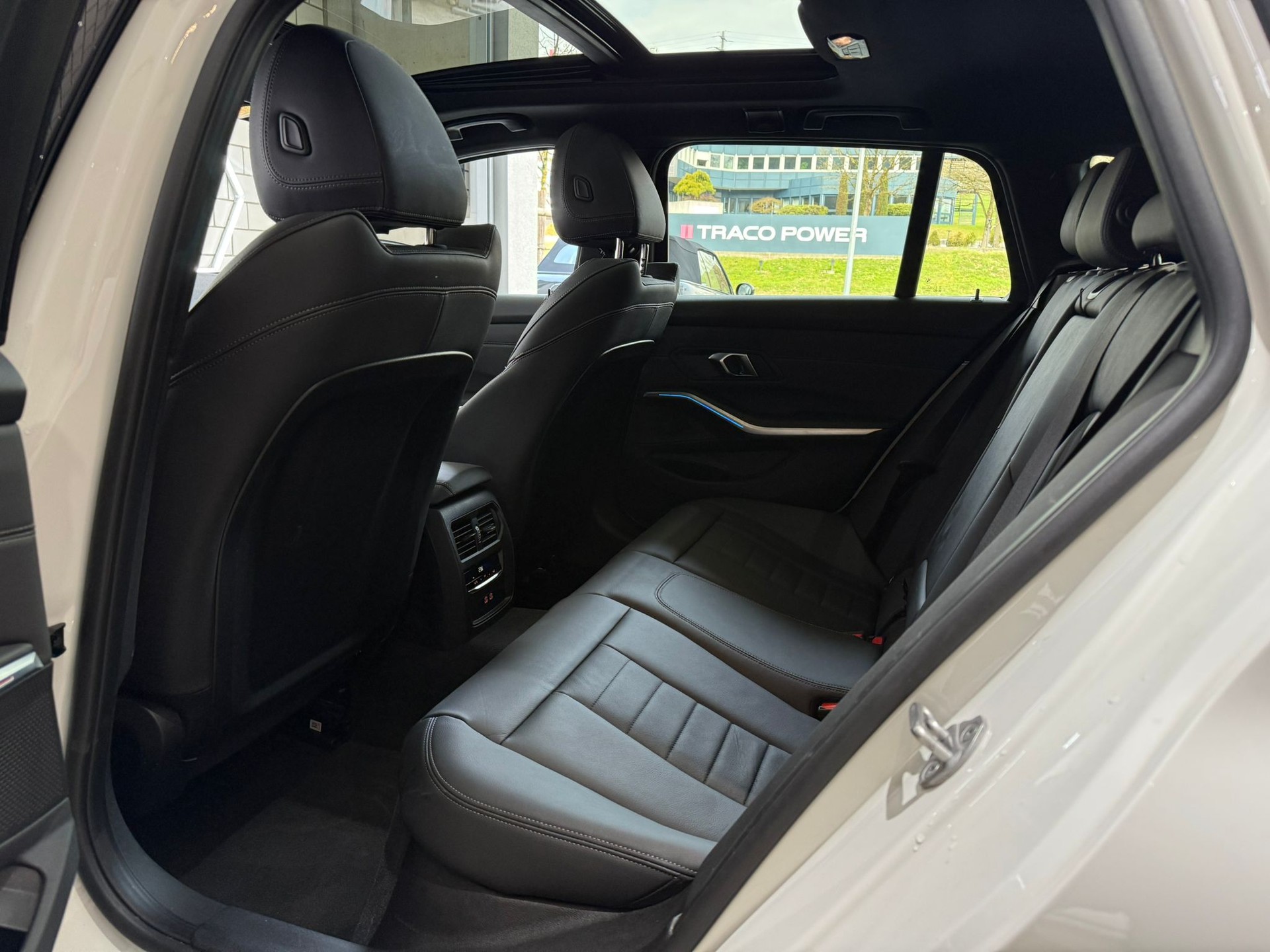 BMW M340d xDrive 48V Touring Steptronic Facelift II Modell-image-11