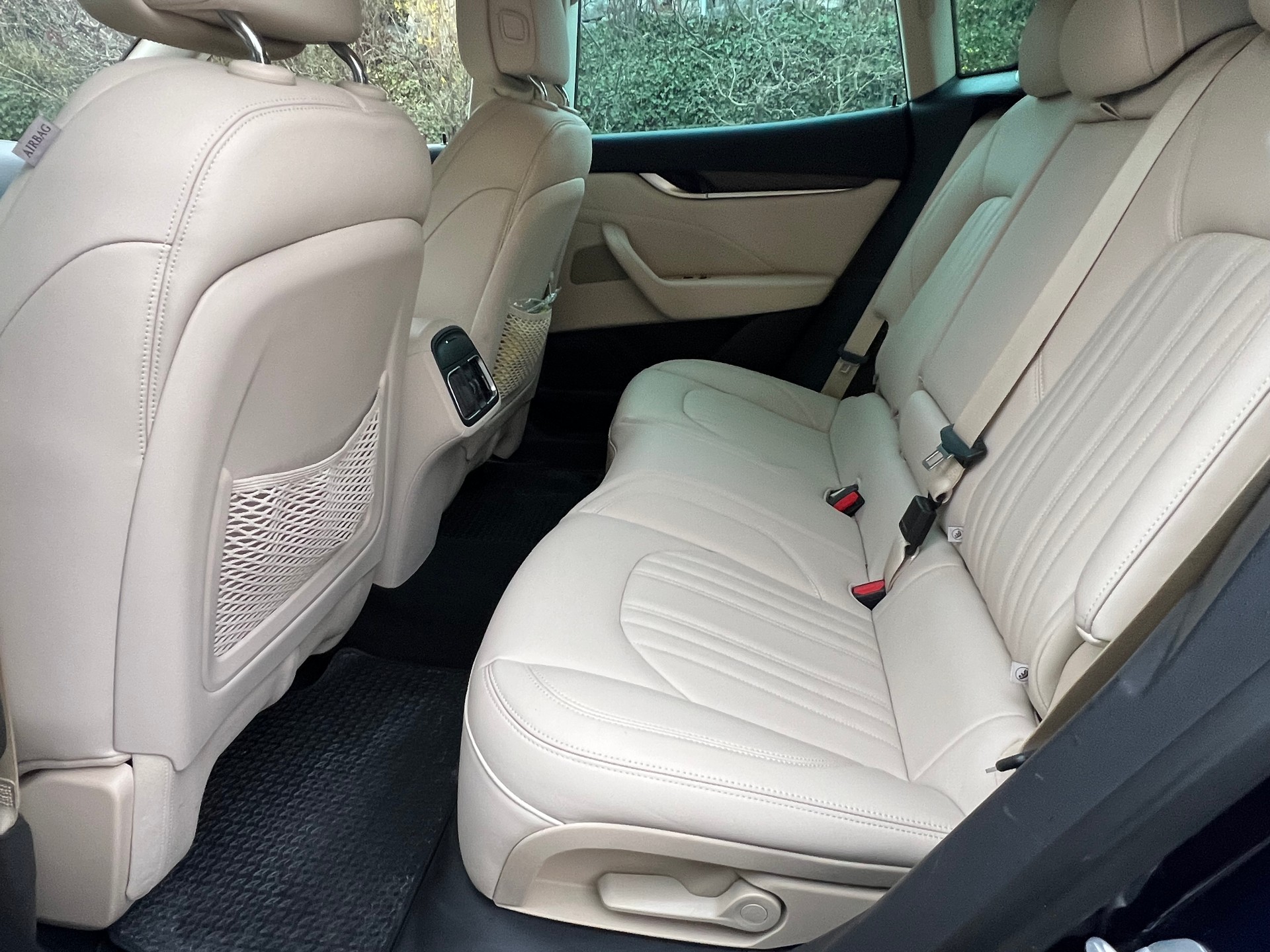 MASERATI Levante D 3.0 V6 Essence Automatica-image-5