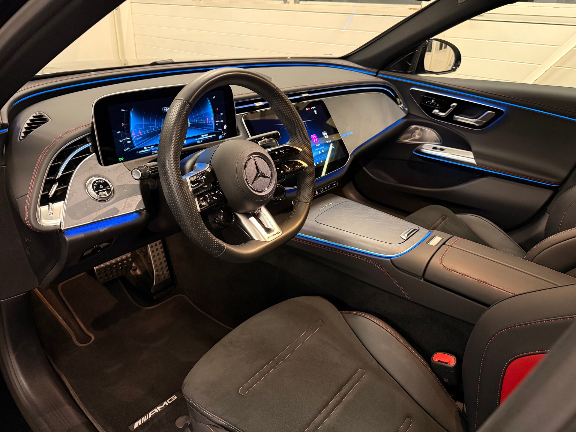 MERCEDES-BENZ E 53 Hybrid AMG 4matic+-image-16