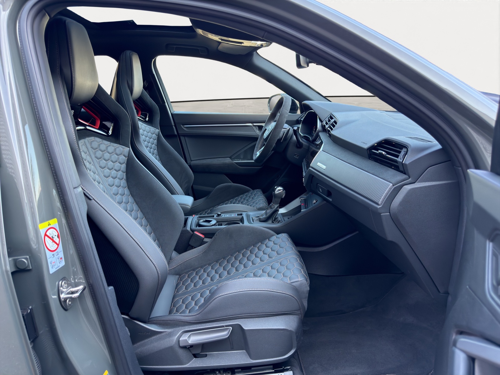 AUDI RS Q3 Sportback edition 10 years quattro S tronic-image-6