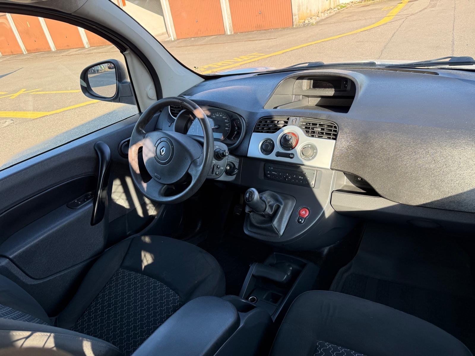 RENAULT Kangoo Maxi dCi 90 2 Plätze / 2 places-image-9