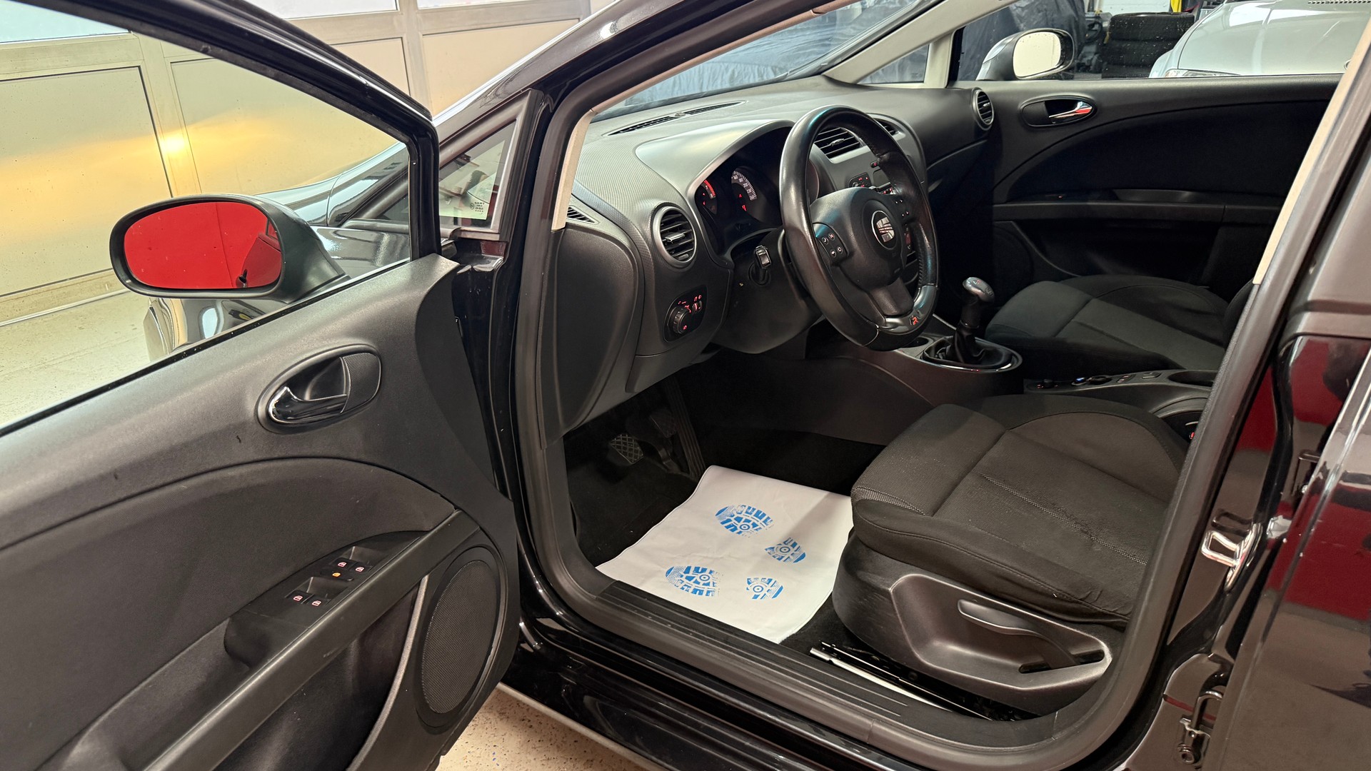 SEAT Leon 2.0 TSI FR, CH Fahrzeug, HAGELSCHADEN, Servicegepflegt, FR, Klima, 200PS, DAB, BT, USB, u.v.m-image-16