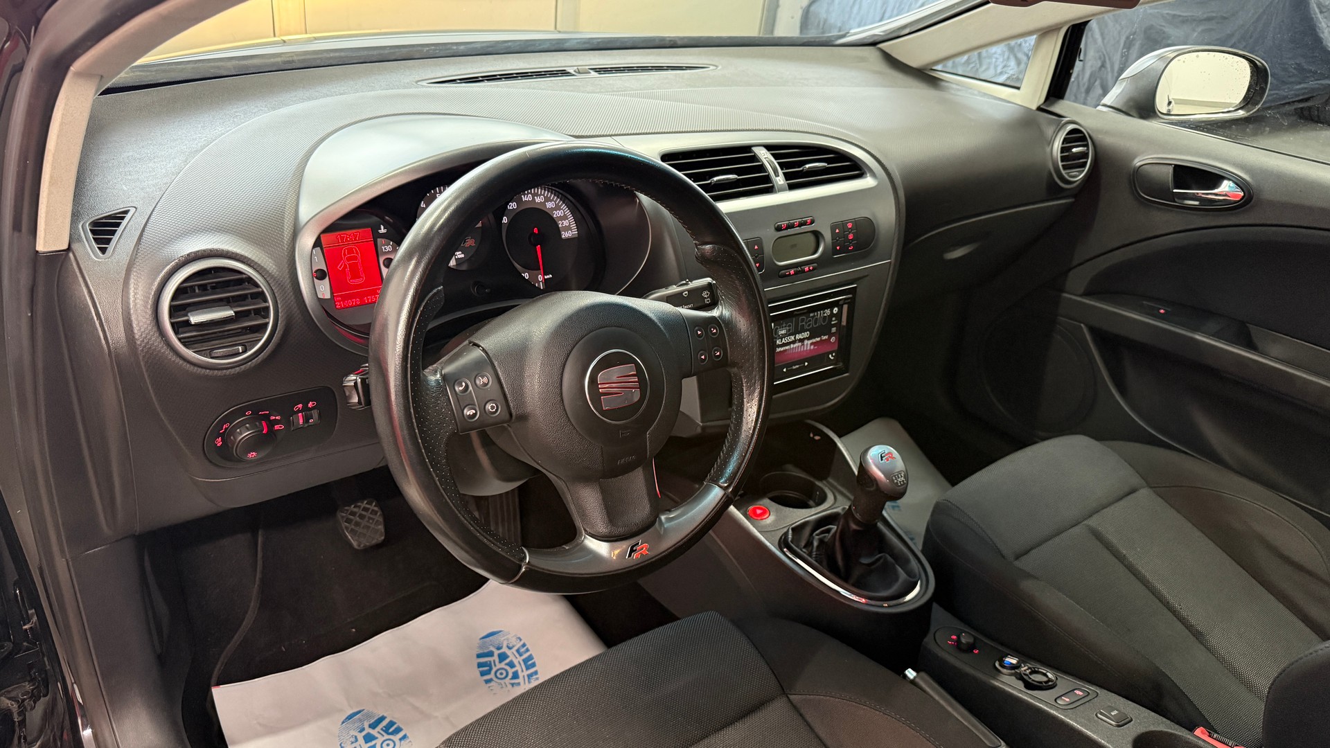 SEAT Leon 2.0 TSI FR, CH Fahrzeug, HAGELSCHADEN, Servicegepflegt, FR, Klima, 200PS, DAB, BT, USB, u.v.m-image-21