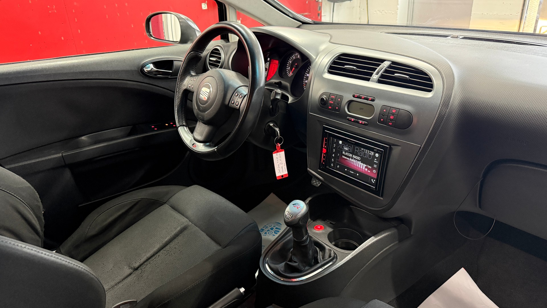 SEAT Leon 2.0 TSI FR, CH Fahrzeug, HAGELSCHADEN, Servicegepflegt, FR, Klima, 200PS, DAB, BT, USB, u.v.m-image-25
