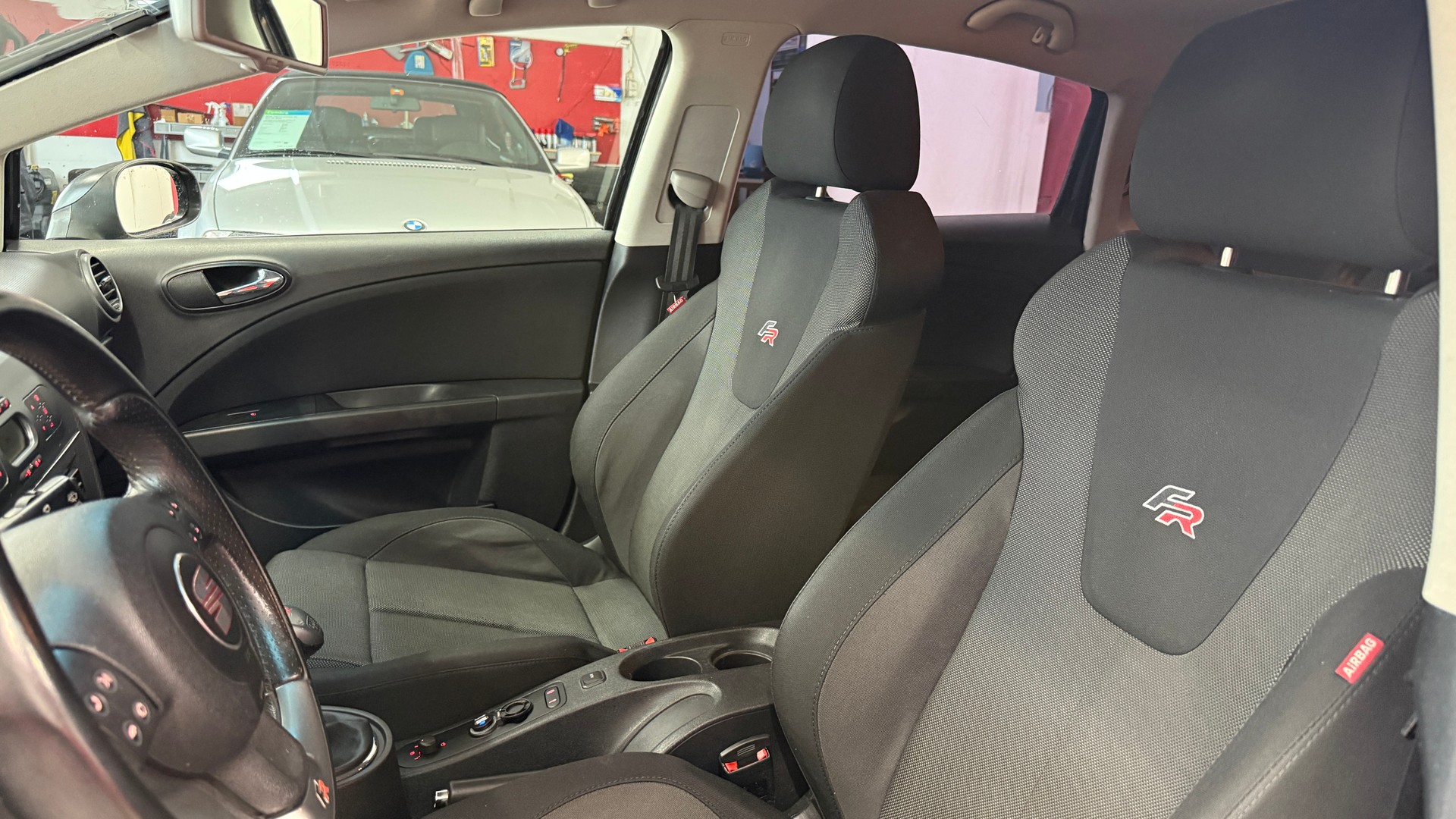 SEAT Leon 2.0 TSI FR, CH Fahrzeug, HAGELSCHADEN, Servicegepflegt, FR, Klima, 200PS, DAB, BT, USB, u.v.m-image-19