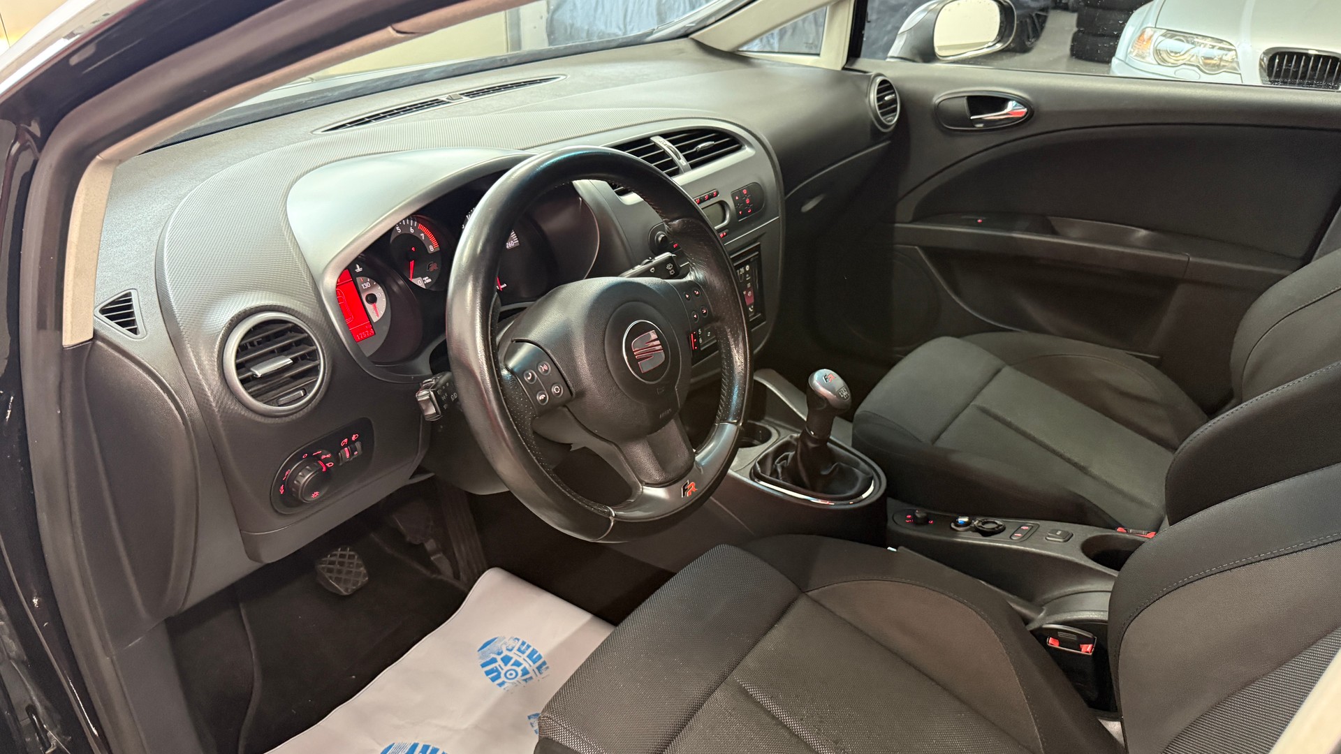 SEAT Leon 2.0 TSI FR, CH Fahrzeug, HAGELSCHADEN, Servicegepflegt, FR, Klima, 200PS, DAB, BT, USB, u.v.m-image-20