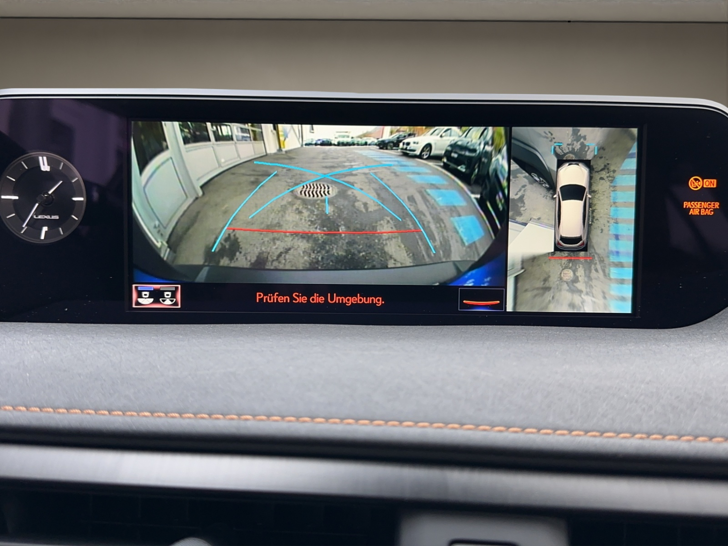 LEXUS UX 300e Excellence-image-13