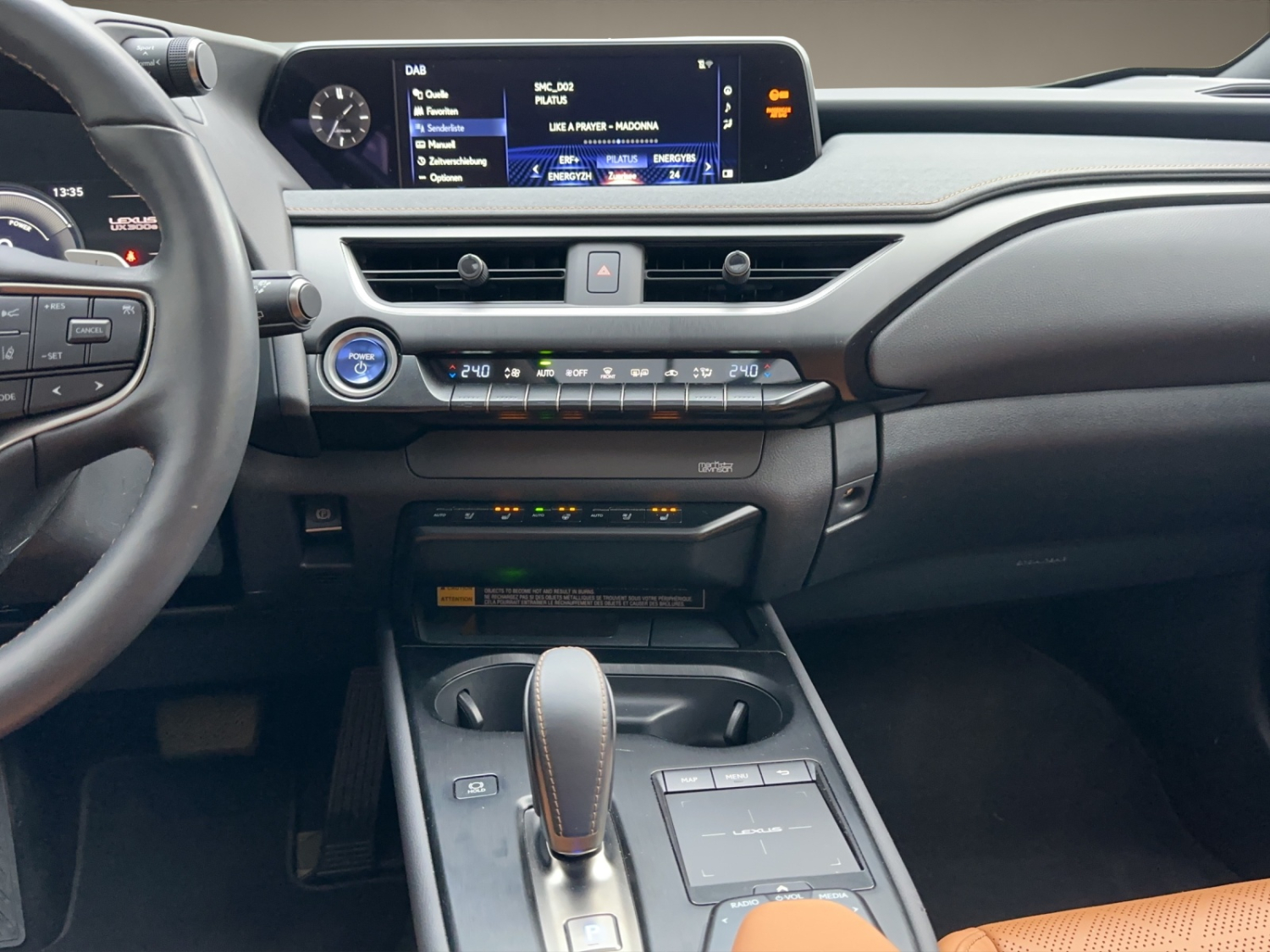 LEXUS UX 300e Excellence-image-12