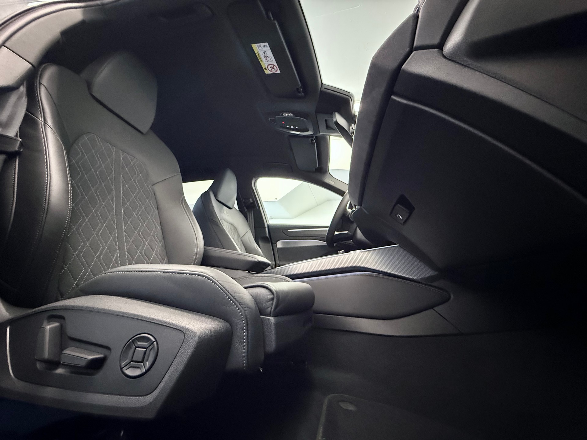 AUDI A6 Avant 40 TDI S line quattro S-tronic-image-21