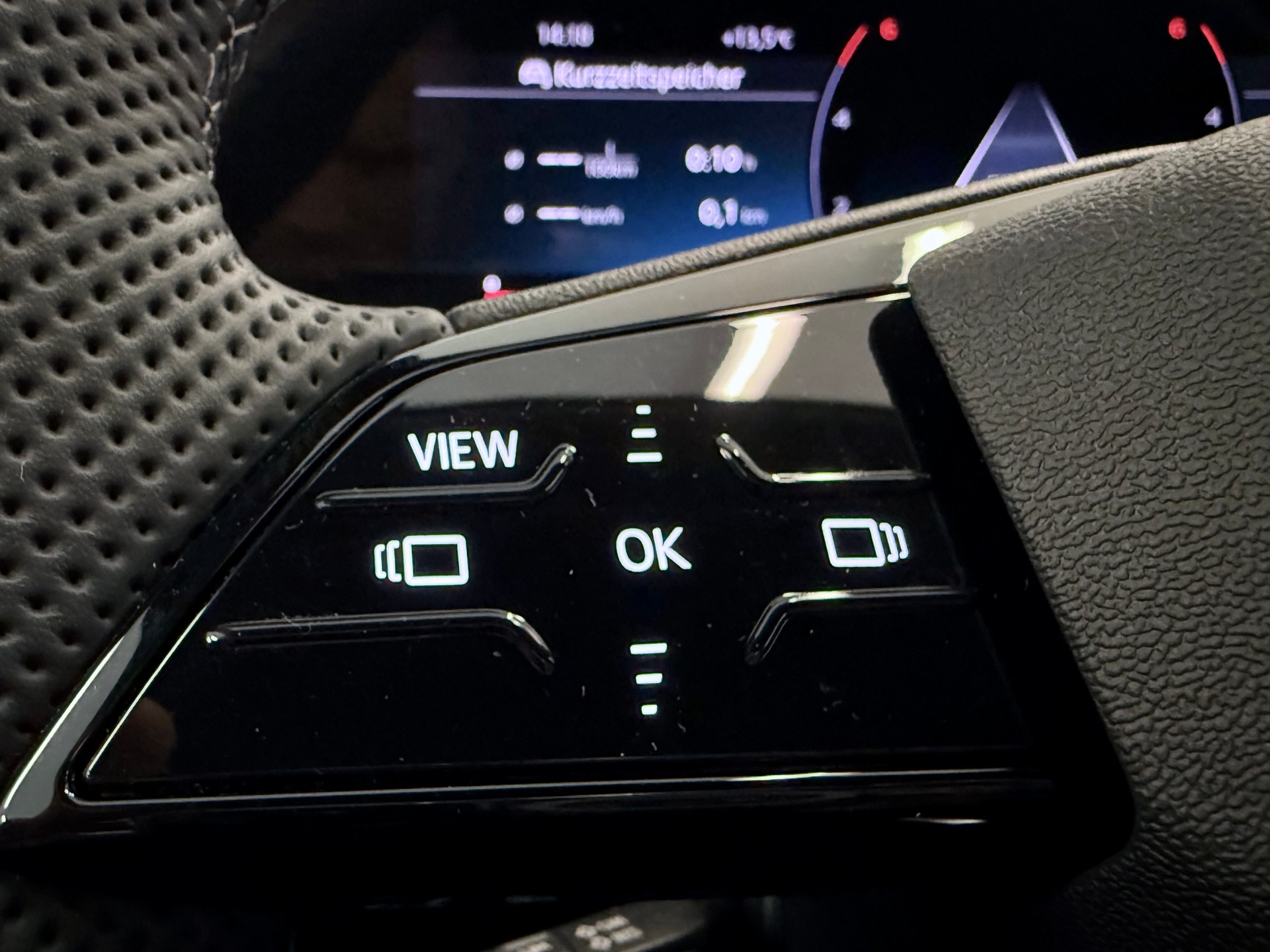 AUDI A6 Avant 40 TDI S line quattro S-tronic-image-23