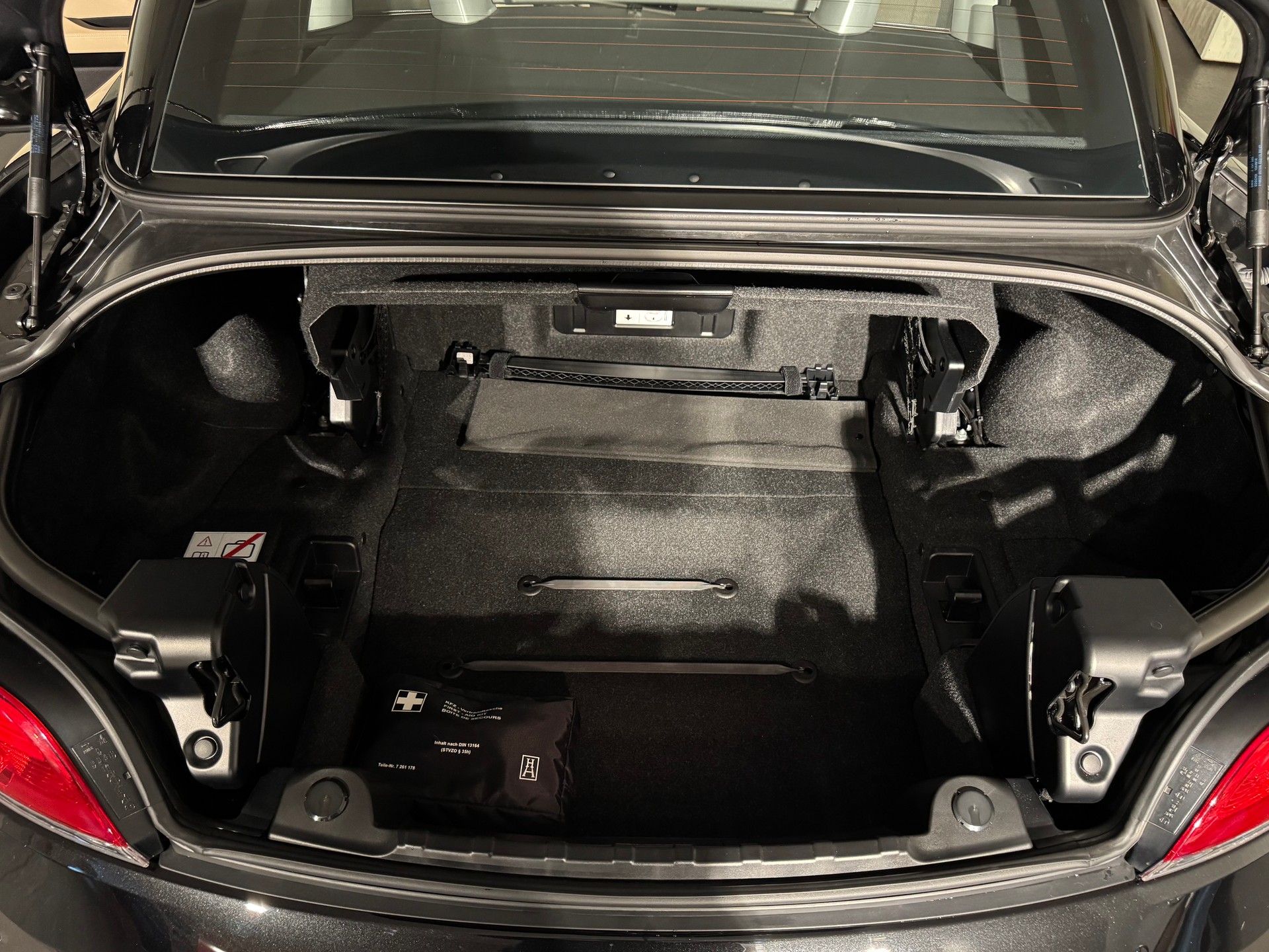 BMW Z4 sDrive20i Steptronic-image-23