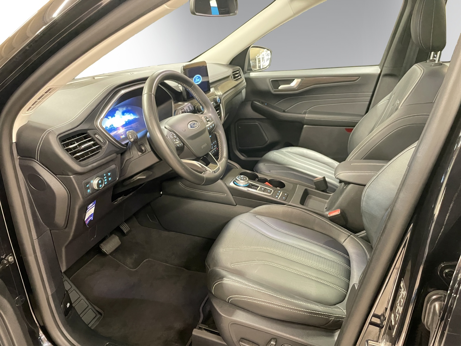 FORD Kuga 2.5 PHEV Vignale 2WD-image-6
