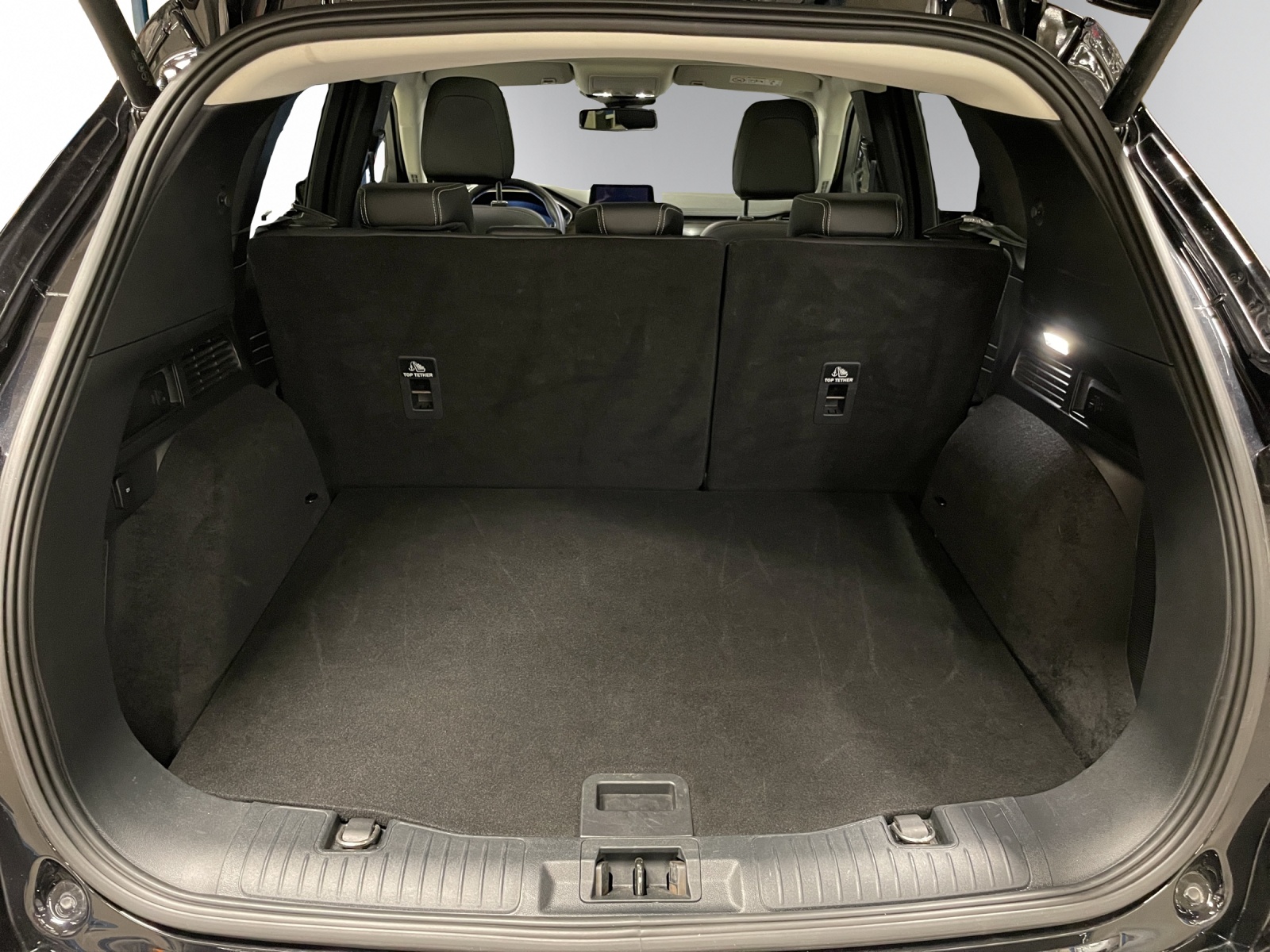 FORD Kuga 2.5 PHEV Vignale 2WD-image-10