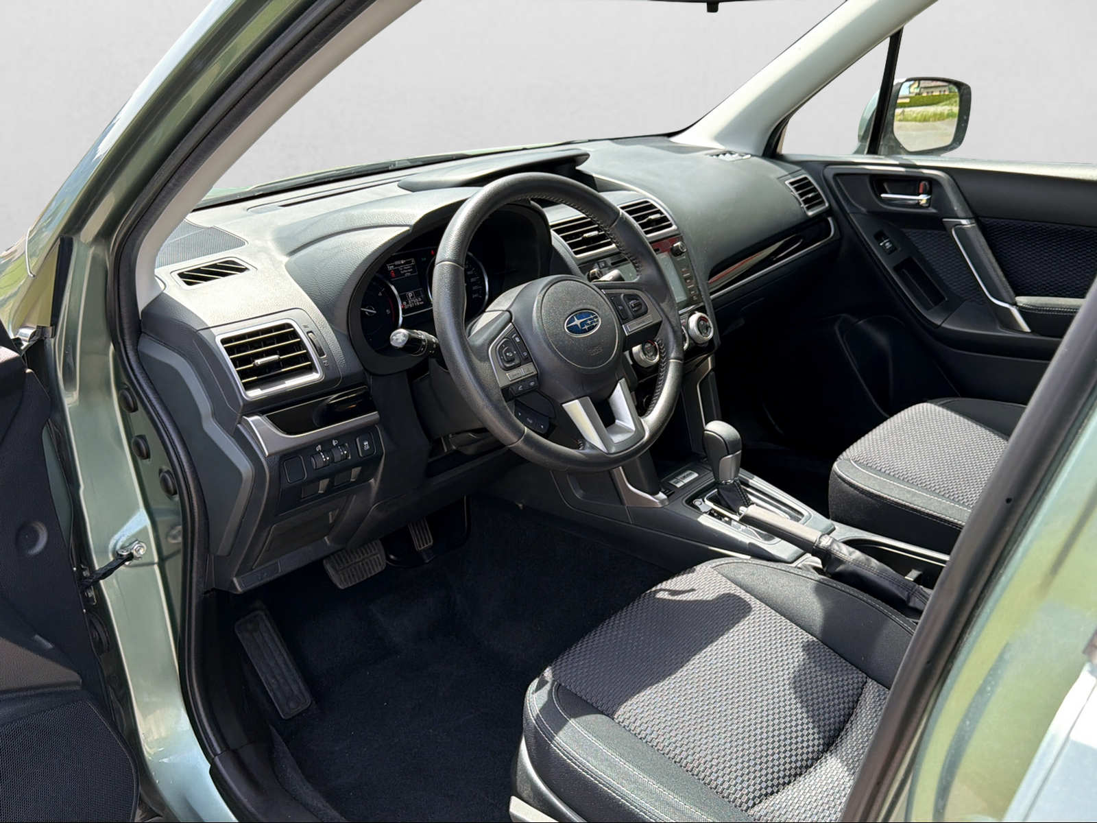 SUBARU Forester 2.0D Swiss Lineatronic-image-10