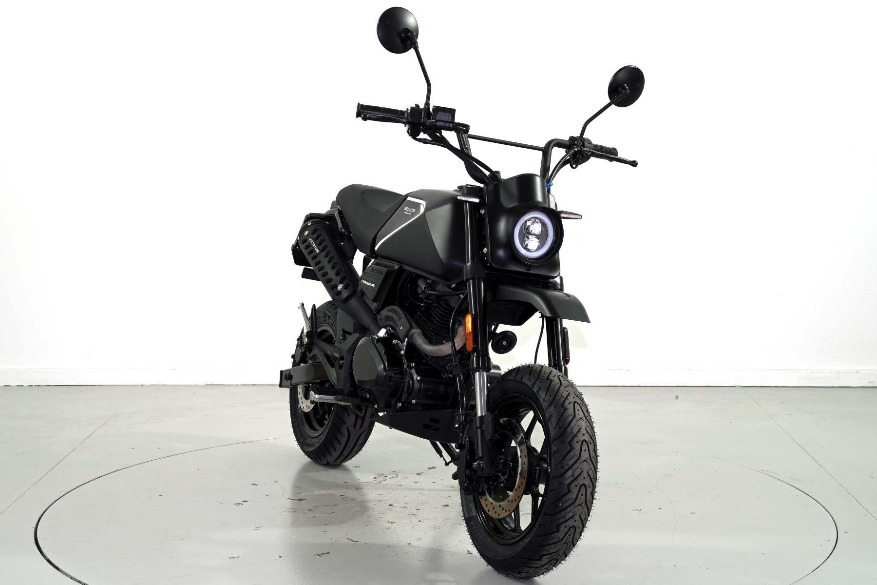 BRIXTON Crossfire 125 XS-image-1