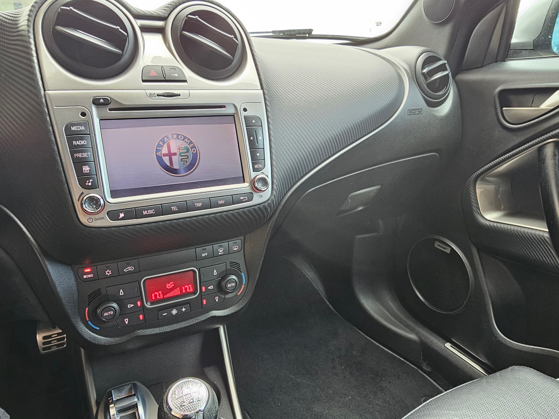 ALFA ROMEO MiTo 1.4 TB Quadrifoglio Verde-image-15