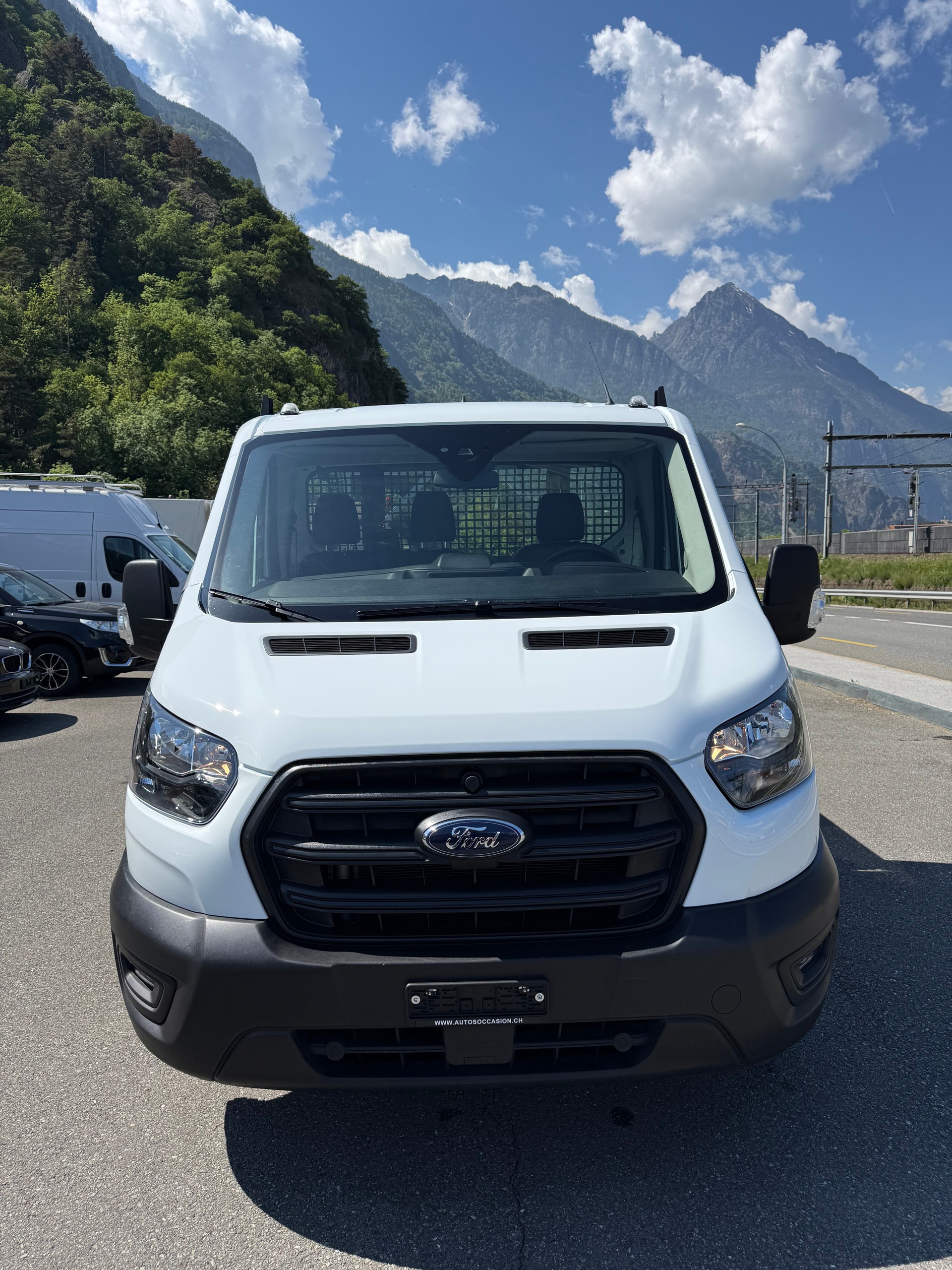 FORD Transit 350 L2 Trend 2.0 TDCi 170 FWD-image-2