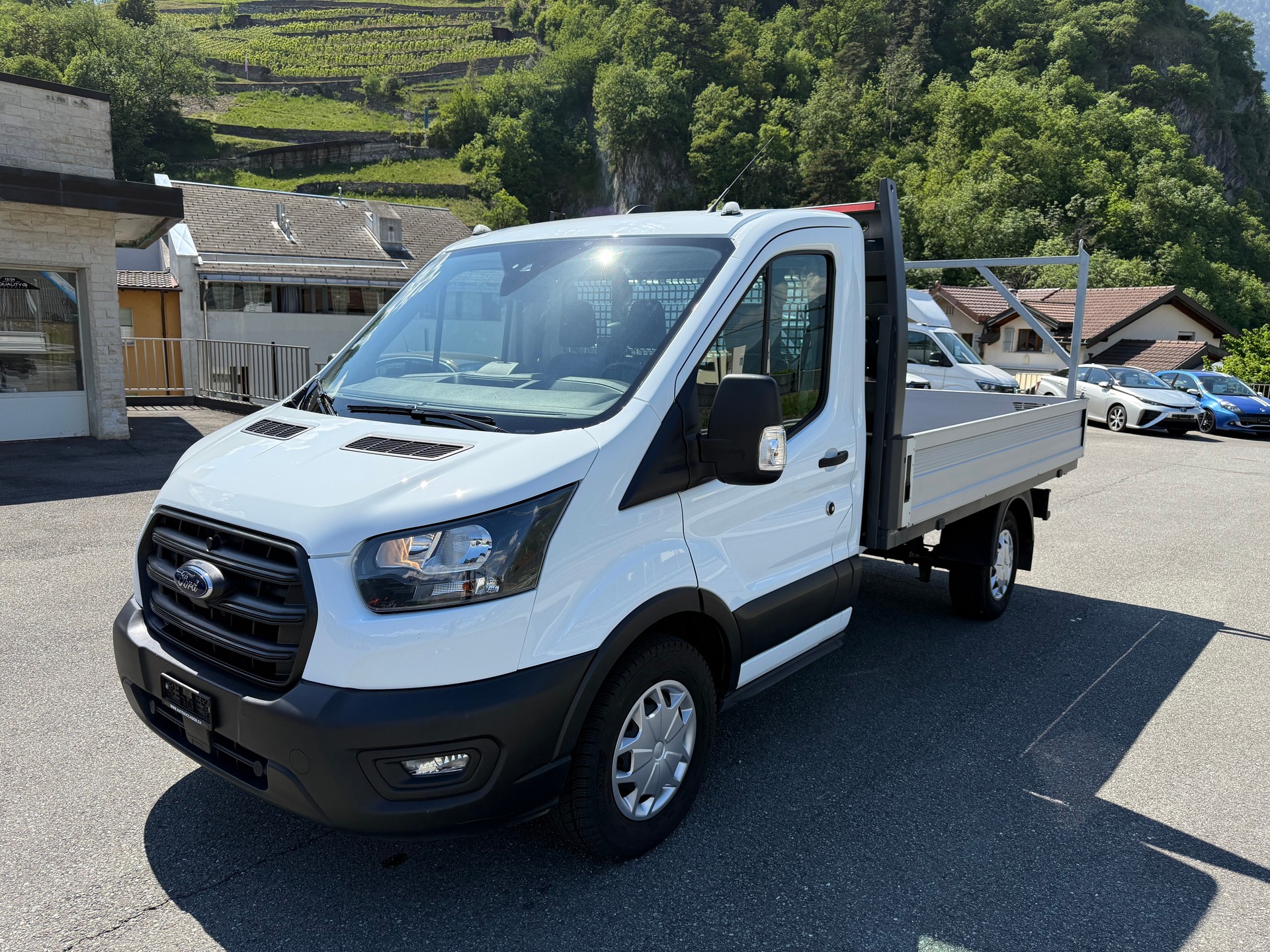 FORD Transit 350 L2 Trend 2.0 TDCi 170 FWD-image-1