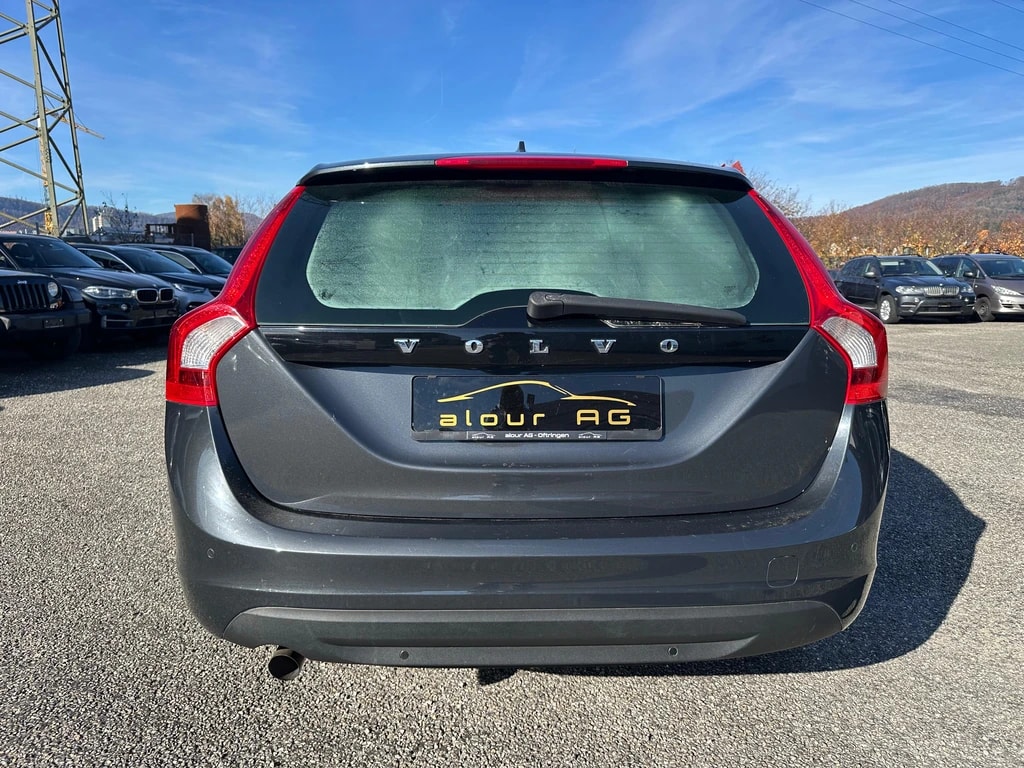 VOLVO V60 D4 Summum Geartronic-image-3