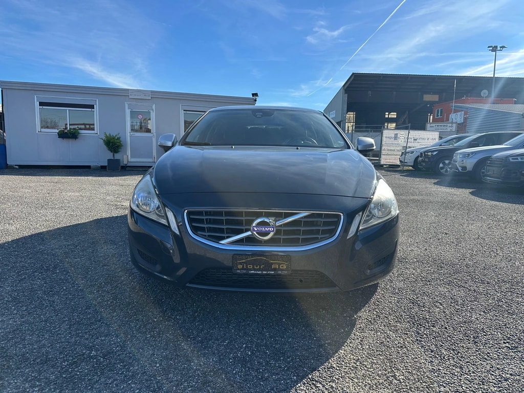 VOLVO V60 D4 Summum Geartronic