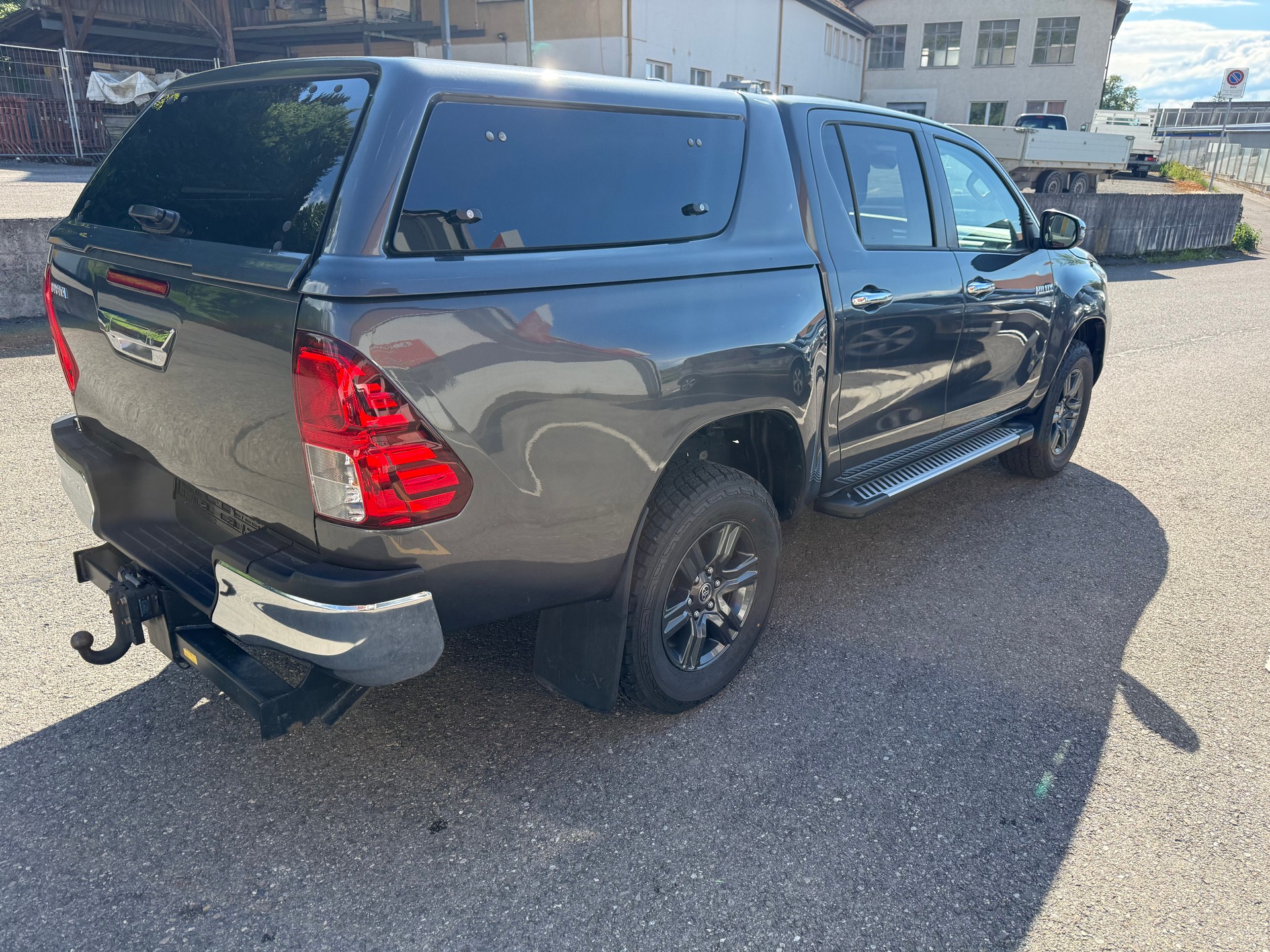 TOYOTA Hilux 2.8D-4D Style Double Cab 4x4 A-image-4