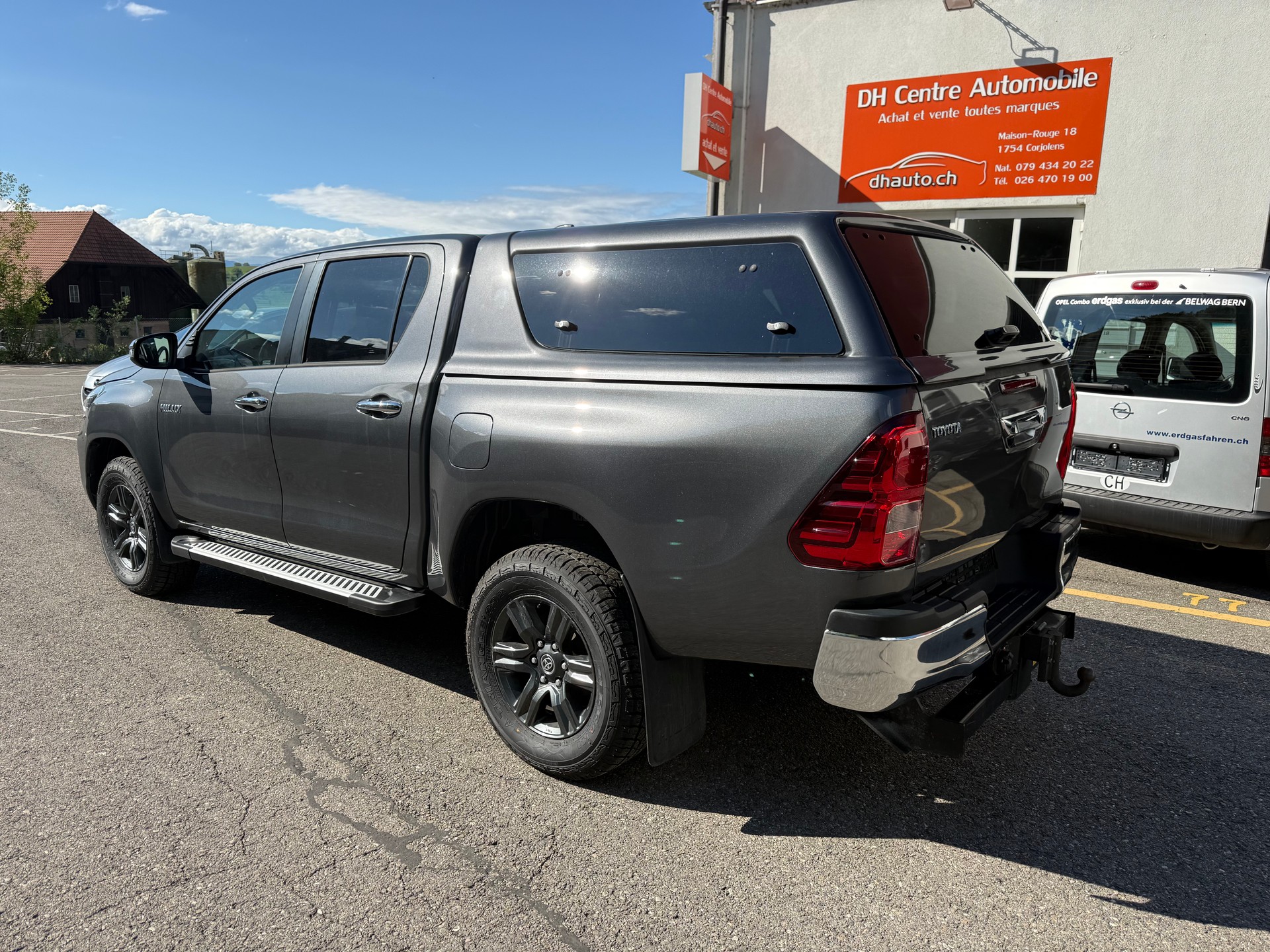 TOYOTA Hilux 2.8D-4D Style Double Cab 4x4 A-image-6