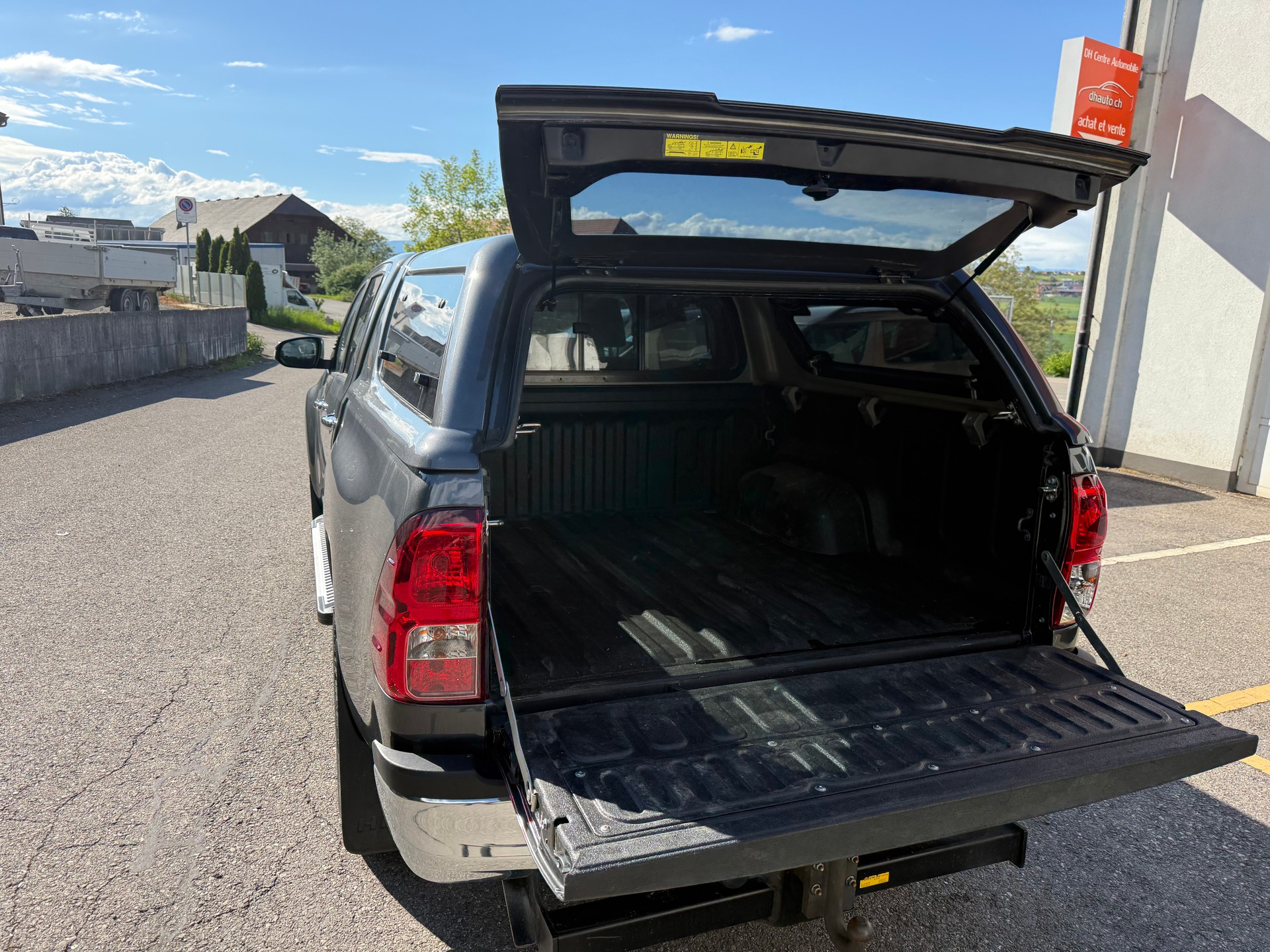 TOYOTA Hilux 2.8D-4D Style Double Cab 4x4 A-image-12