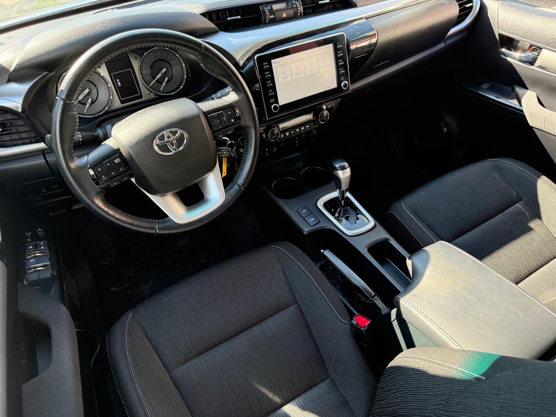 TOYOTA Hilux 2.8D-4D Style Double Cab 4x4 A-image-8