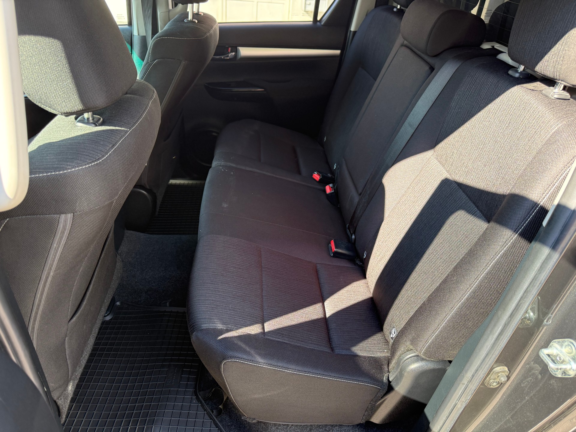 TOYOTA Hilux 2.8D-4D Style Double Cab 4x4 A-image-11
