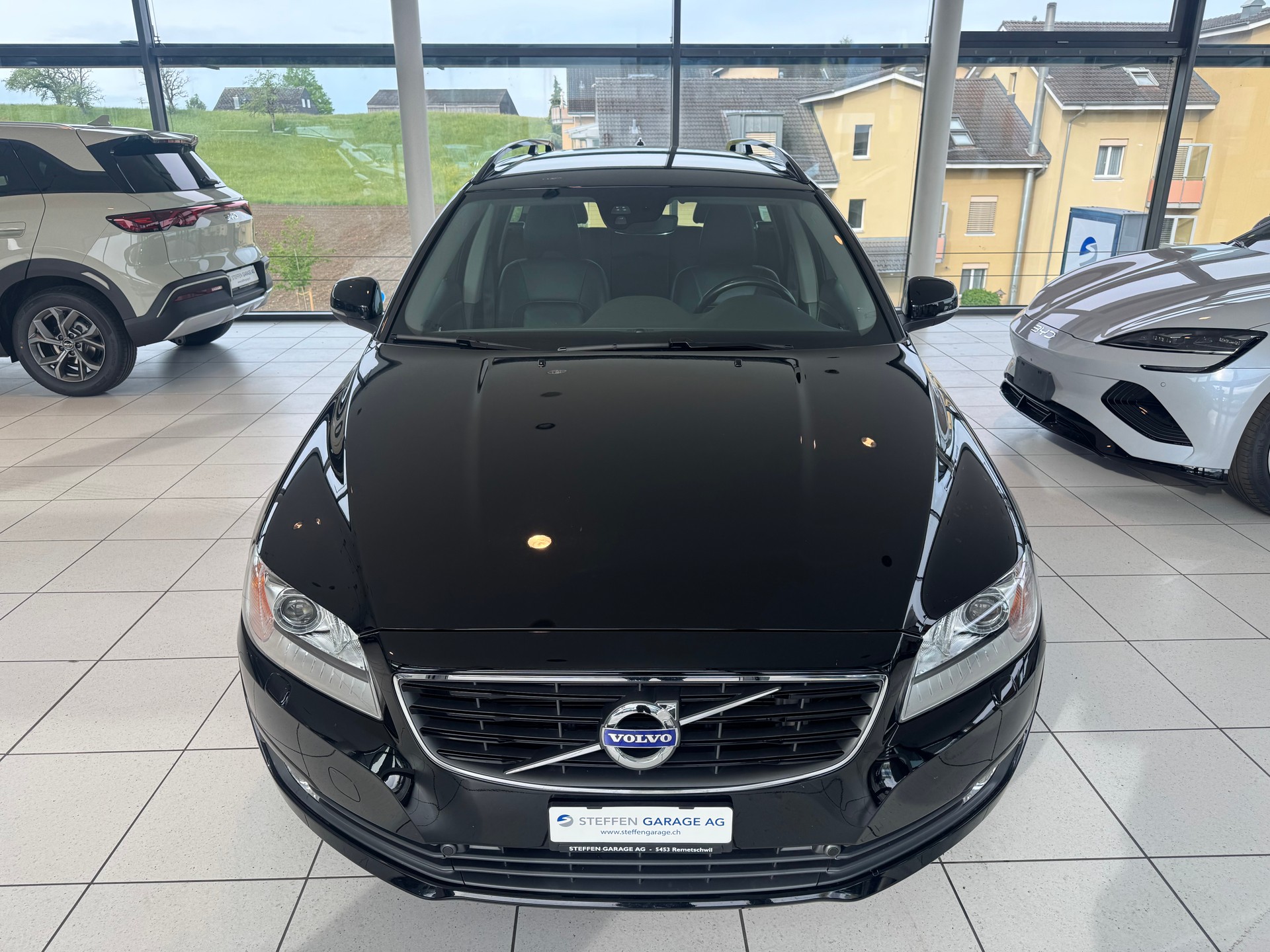 VOLVO V70 D2 Momentum ClassicEd-image-4