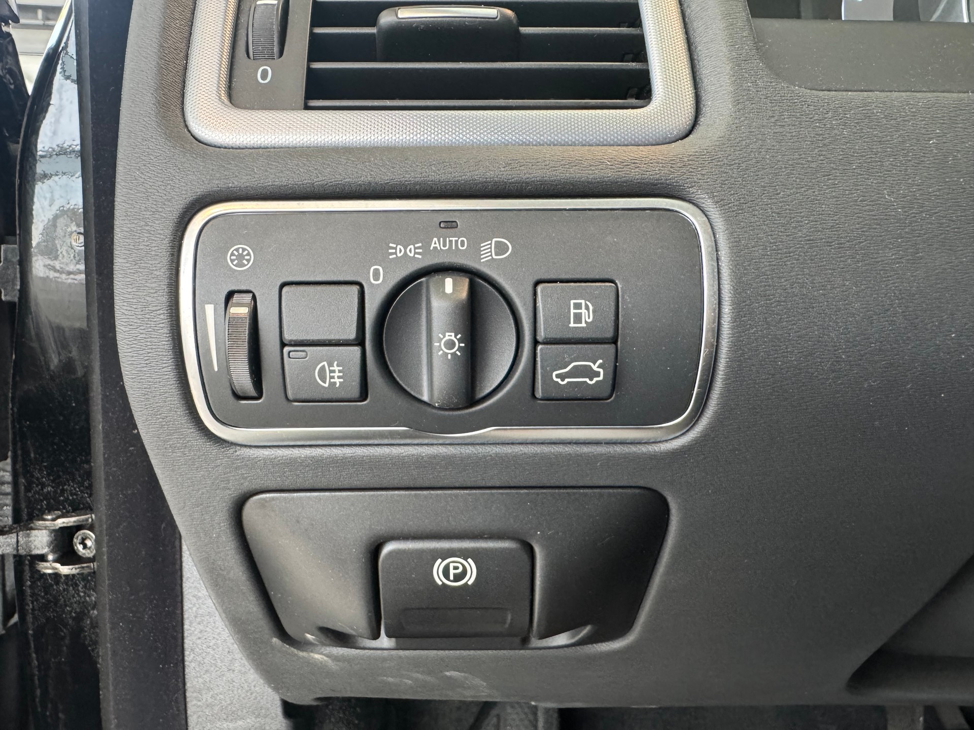 VOLVO V70 D2 Momentum ClassicEd-image-20