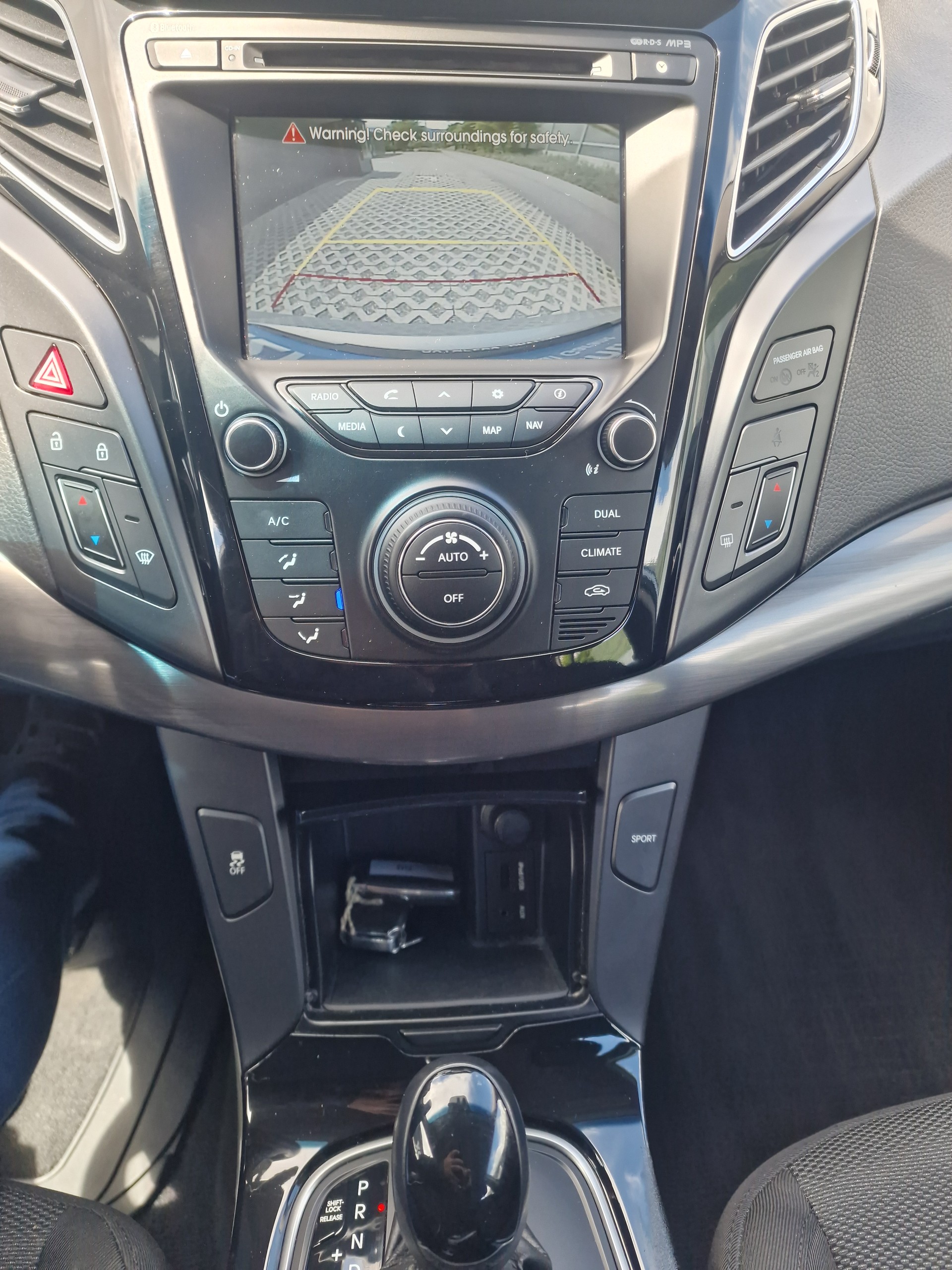 HYUNDAI i40 Wagon 1.7 CRDI Style Automatic-image-8