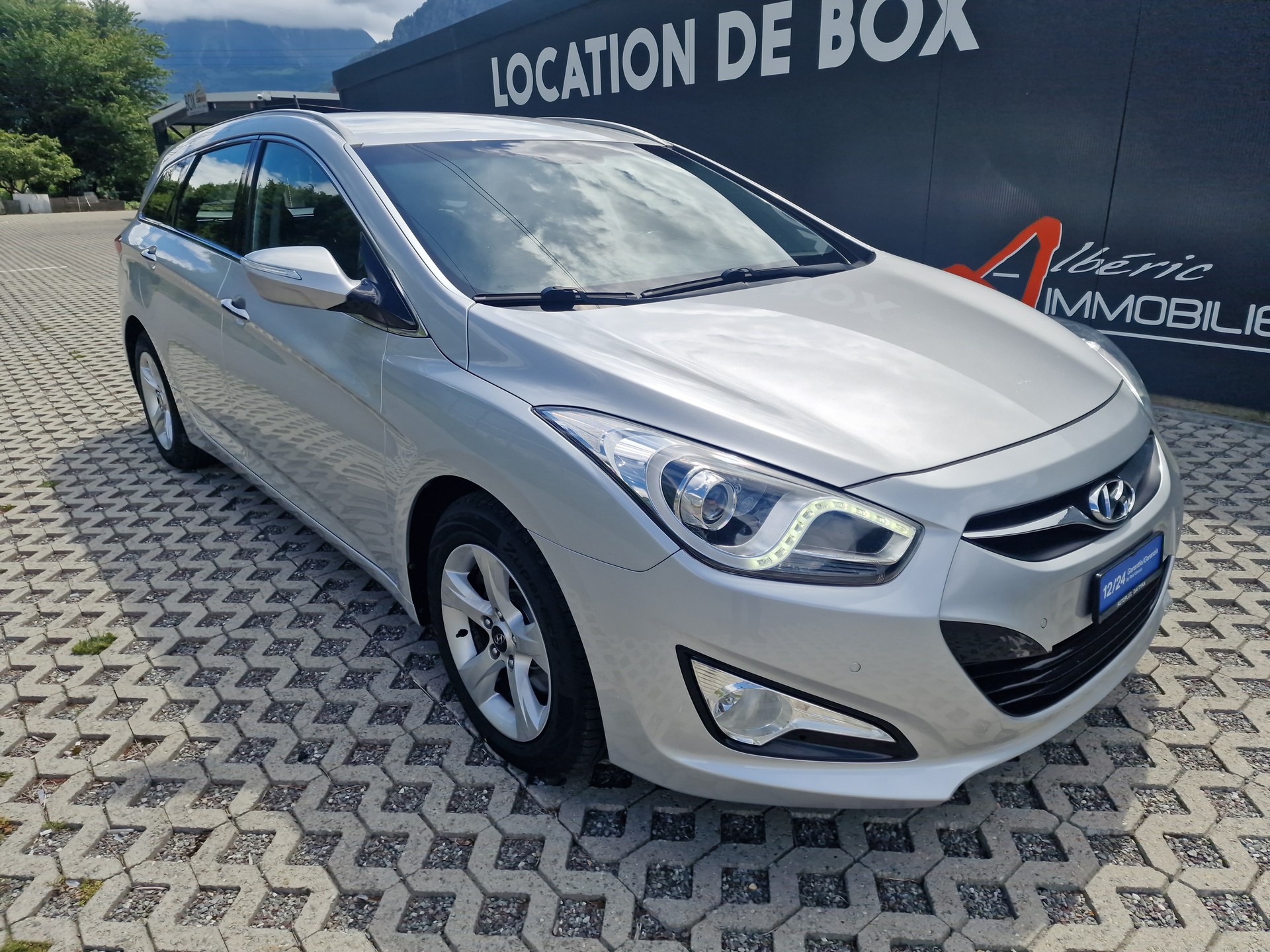 HYUNDAI i40 Wagon 1.7 CRDI Style Automatic-image-2