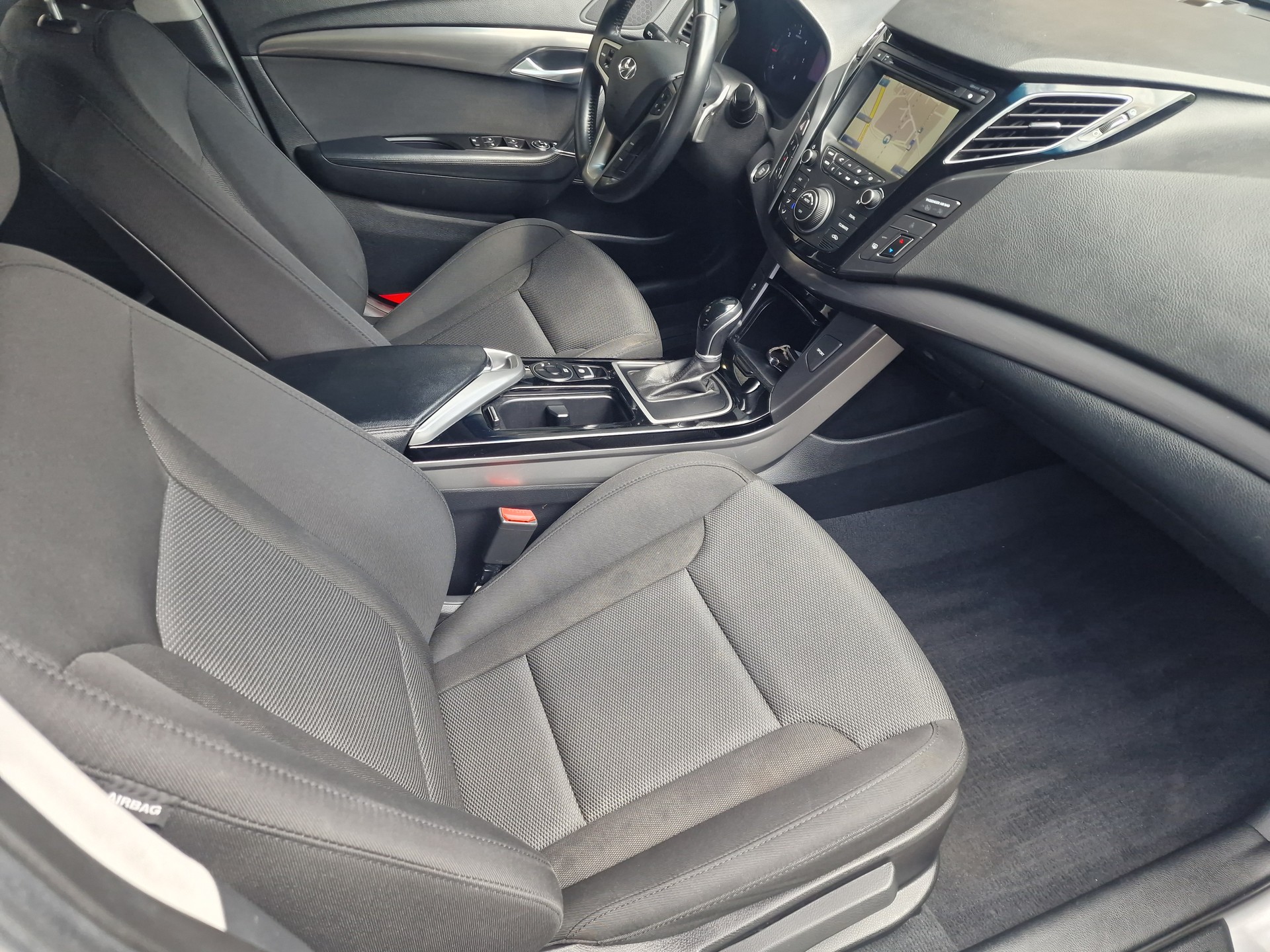 HYUNDAI i40 Wagon 1.7 CRDI Style Automatic-image-6