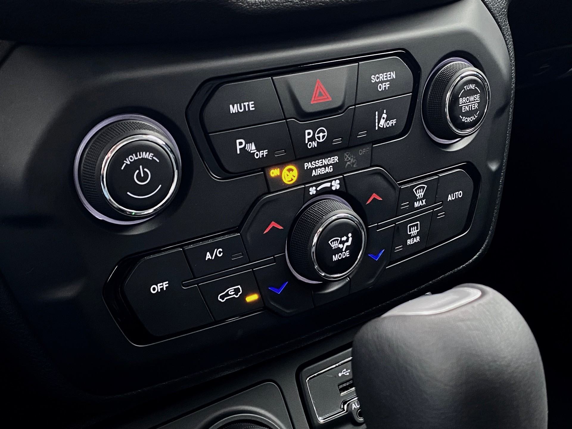 JEEP Renegade 1.3 T*PlugInHybrid*Swiss Limited Plus*Sky*AWD*-image-12