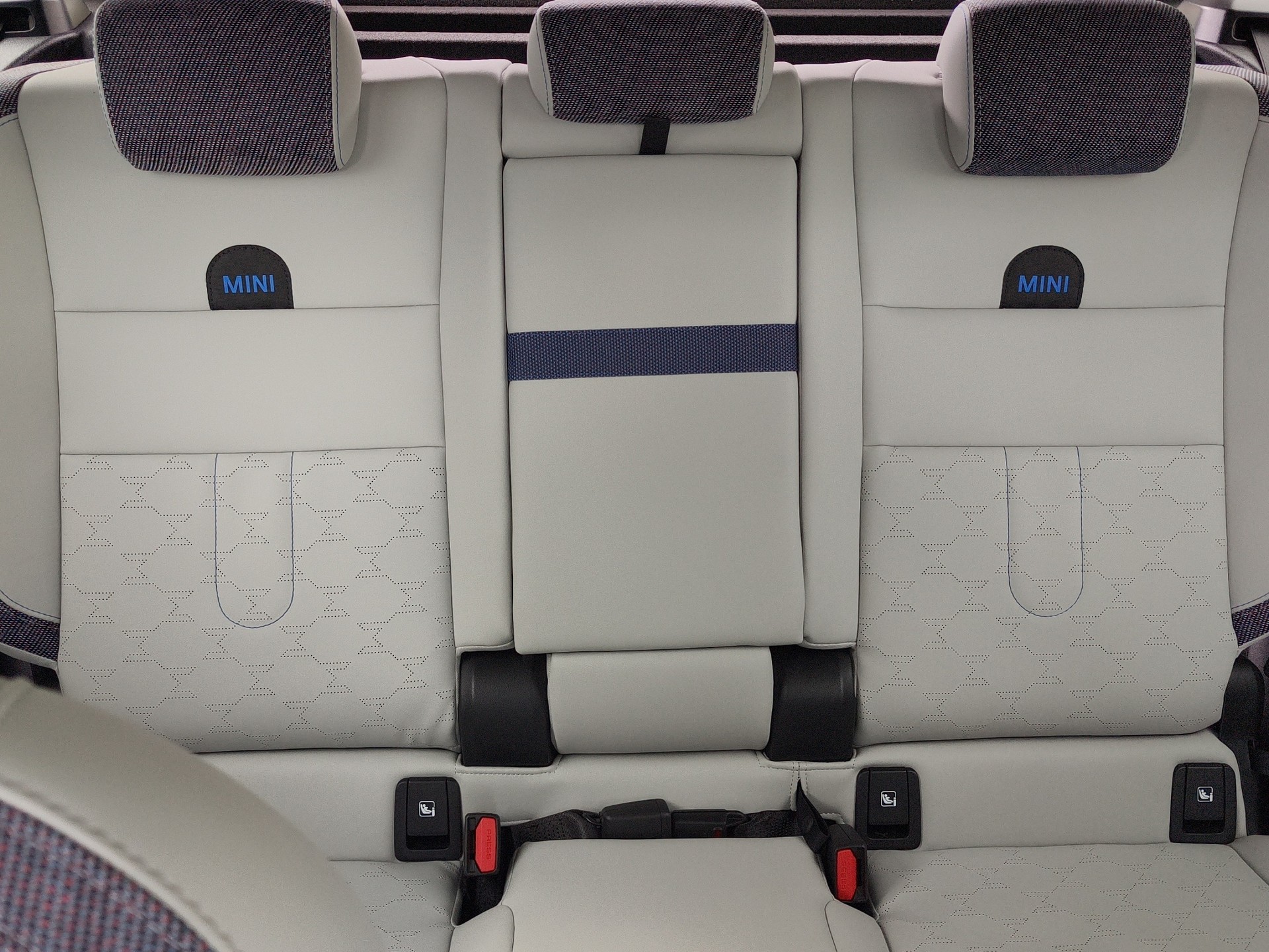 MINI Countryman U25 E-image-16