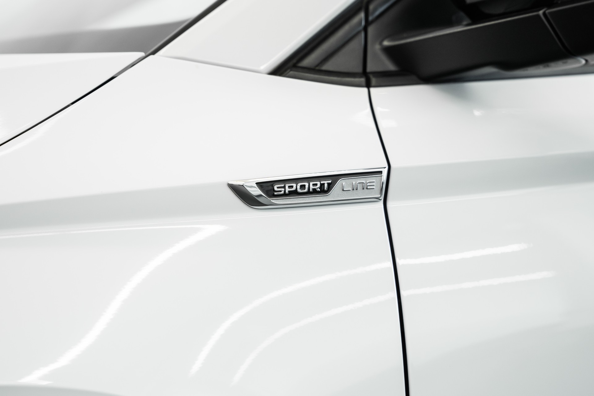 SKODA Karoq 2.0 TDI SCR SportLine 4x4 DSG-image-15