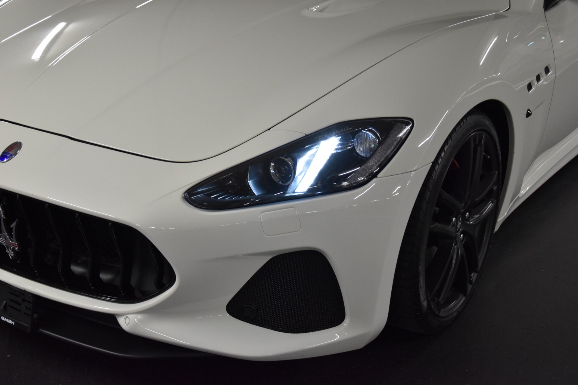 MASERATI GranCabrio MC Automatica FACELIFT-showroom-element-1