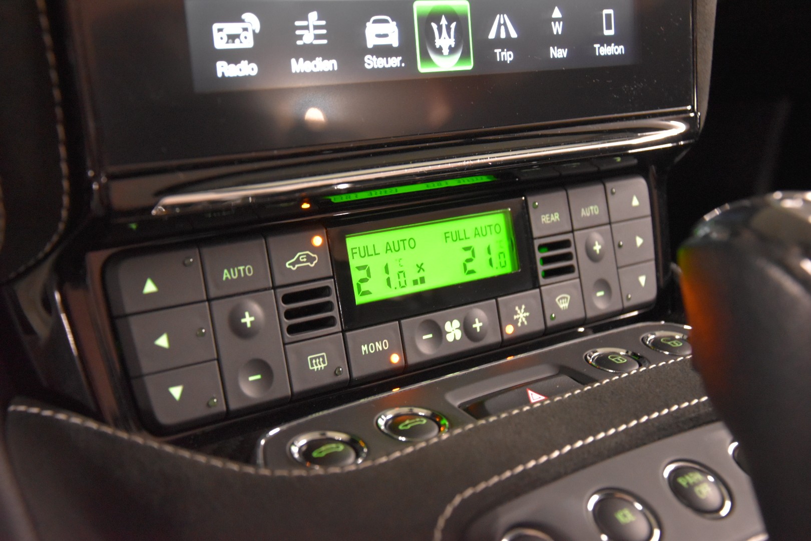 MASERATI GranCabrio MC Automatica FACELIFT-image-23