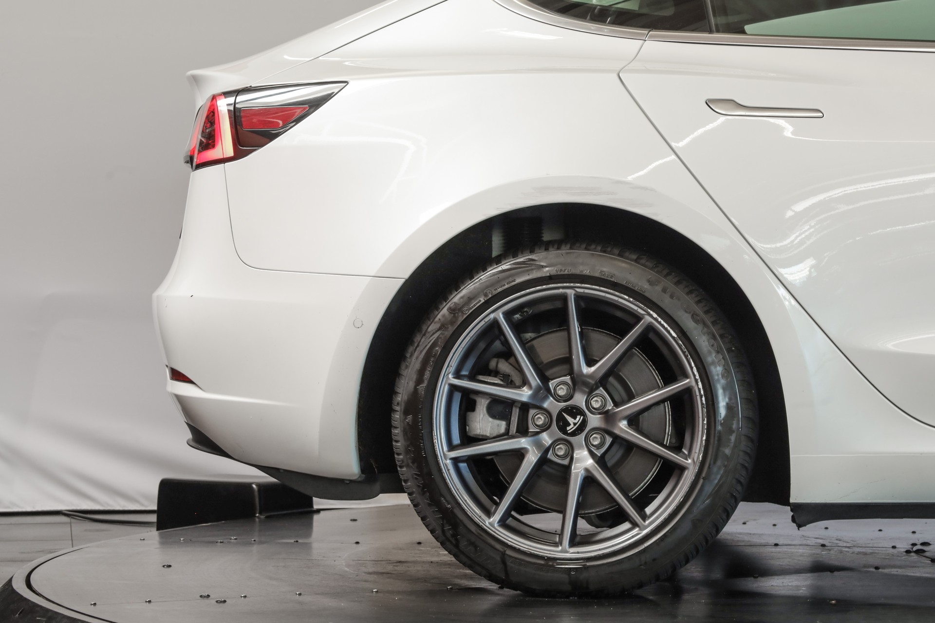 TESLA Model 3 Standard Plus-image-6