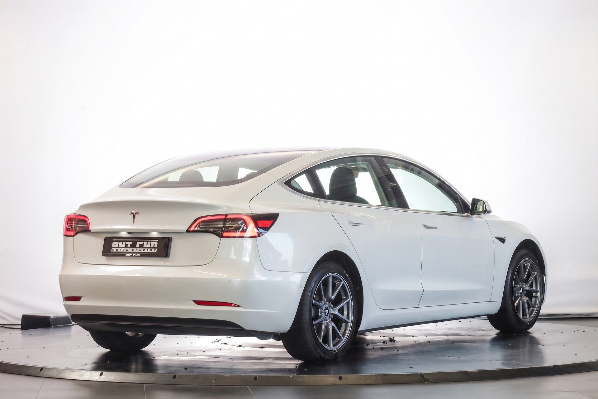 TESLA Model 3 Standard Plus-image-4