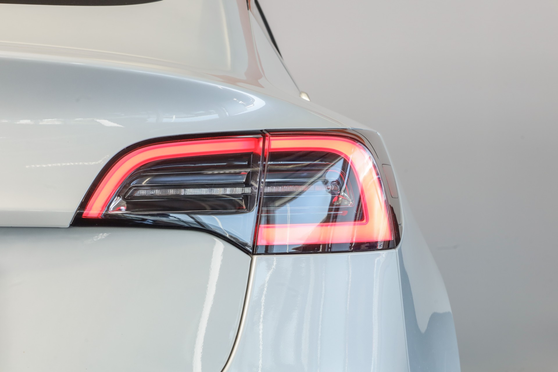 TESLA Model 3 Standard Plus-image-7