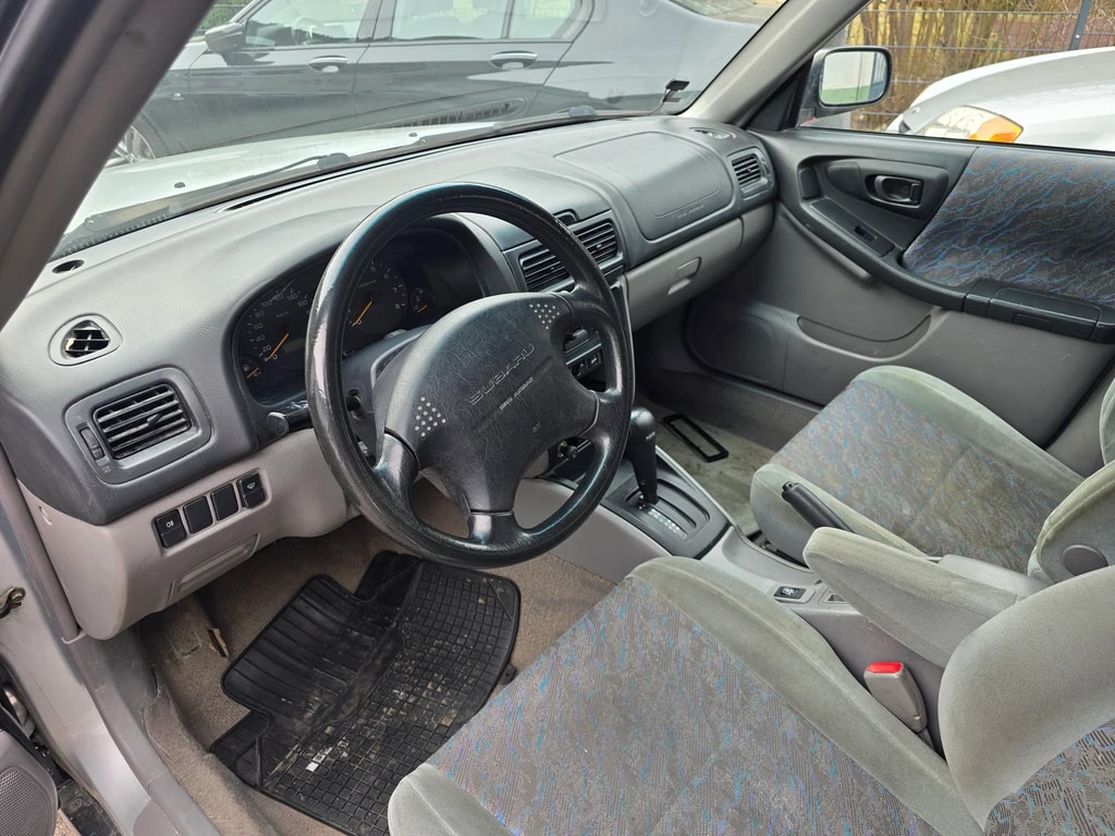 SUBARU Forester 2.0 A-image-8