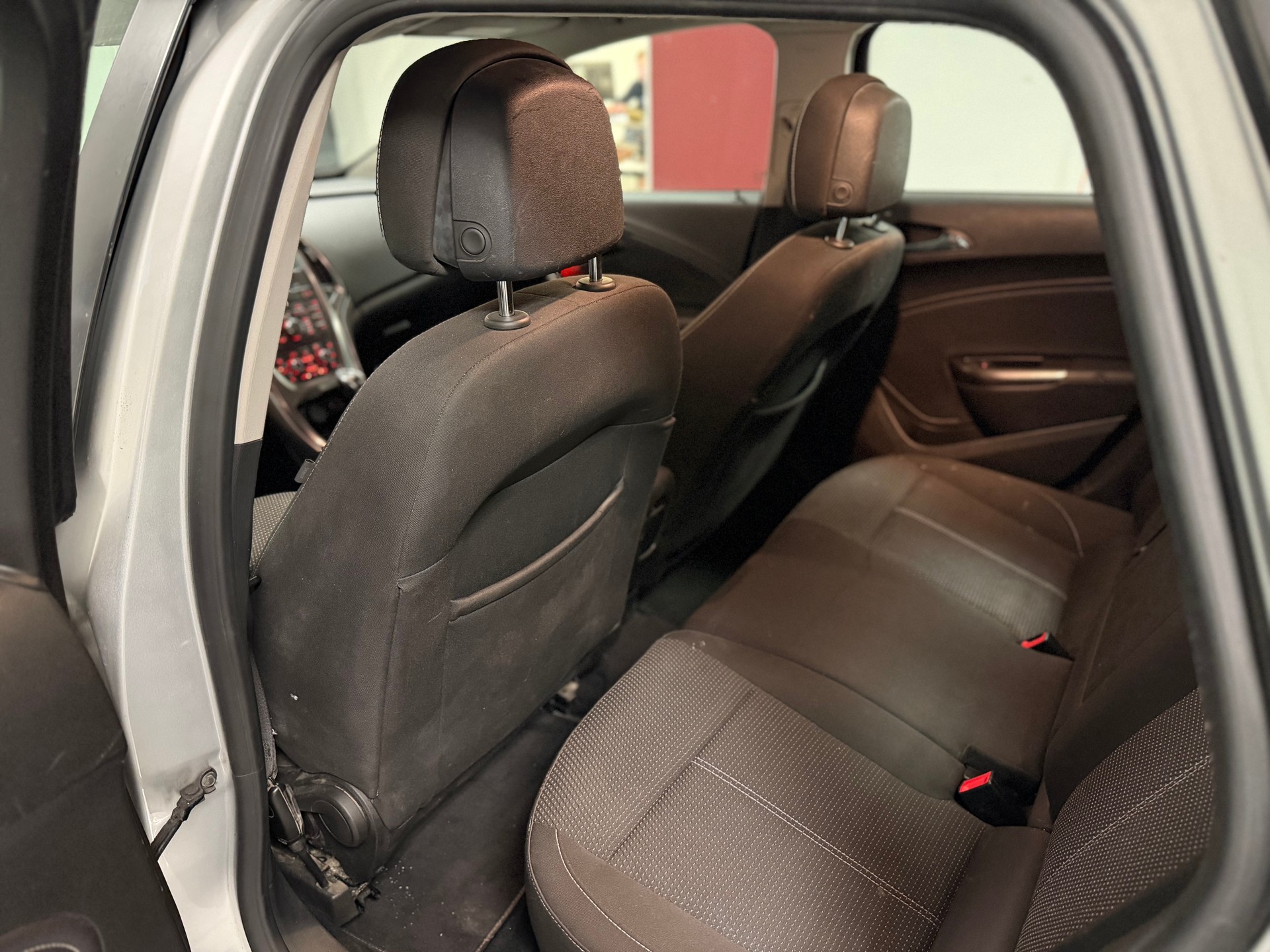 OPEL Astra 1.4i 16V Turbo Anniversary Edition Automatic-image-16